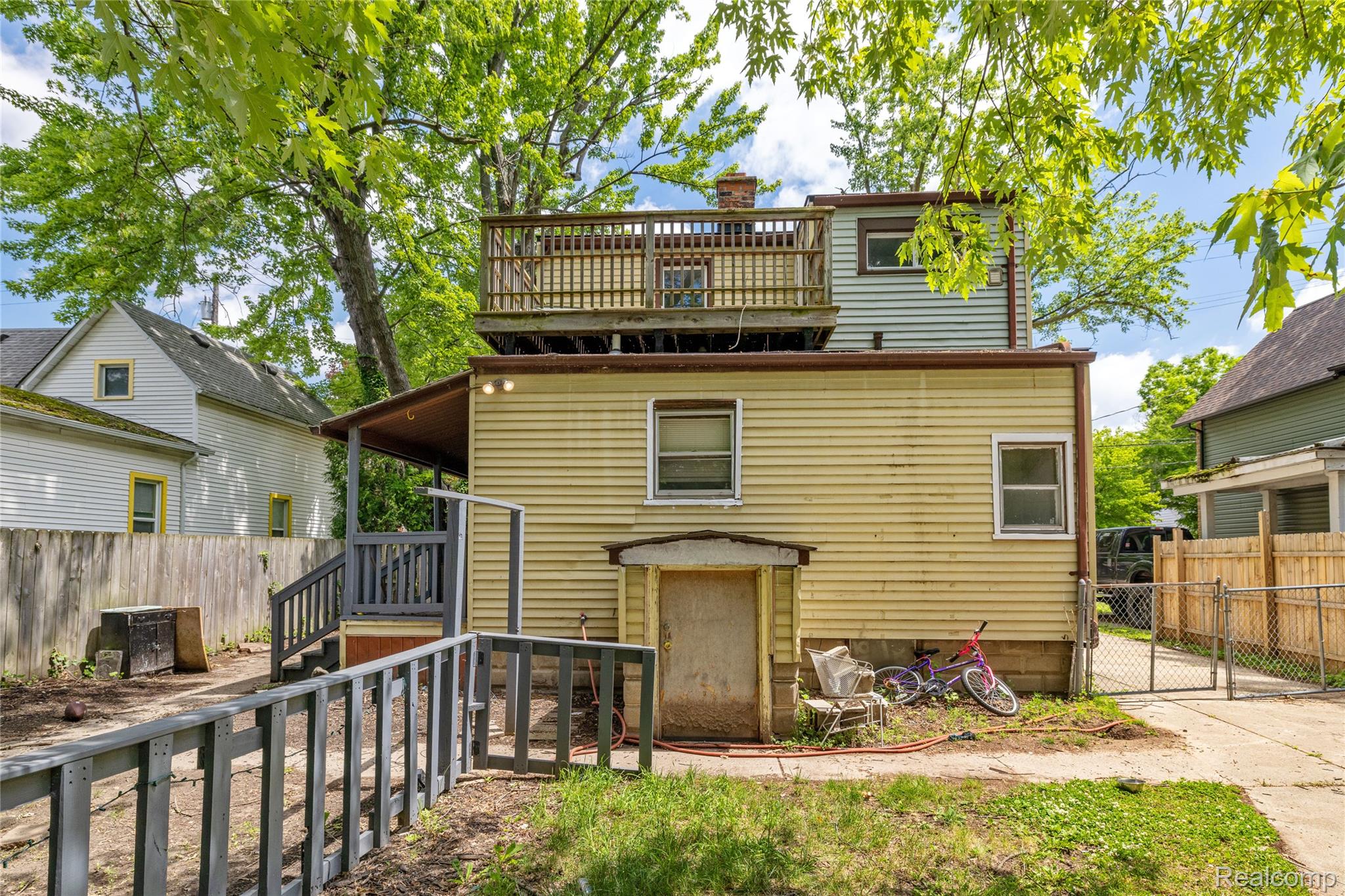 242 Crocker Boulevard Property Photo 44