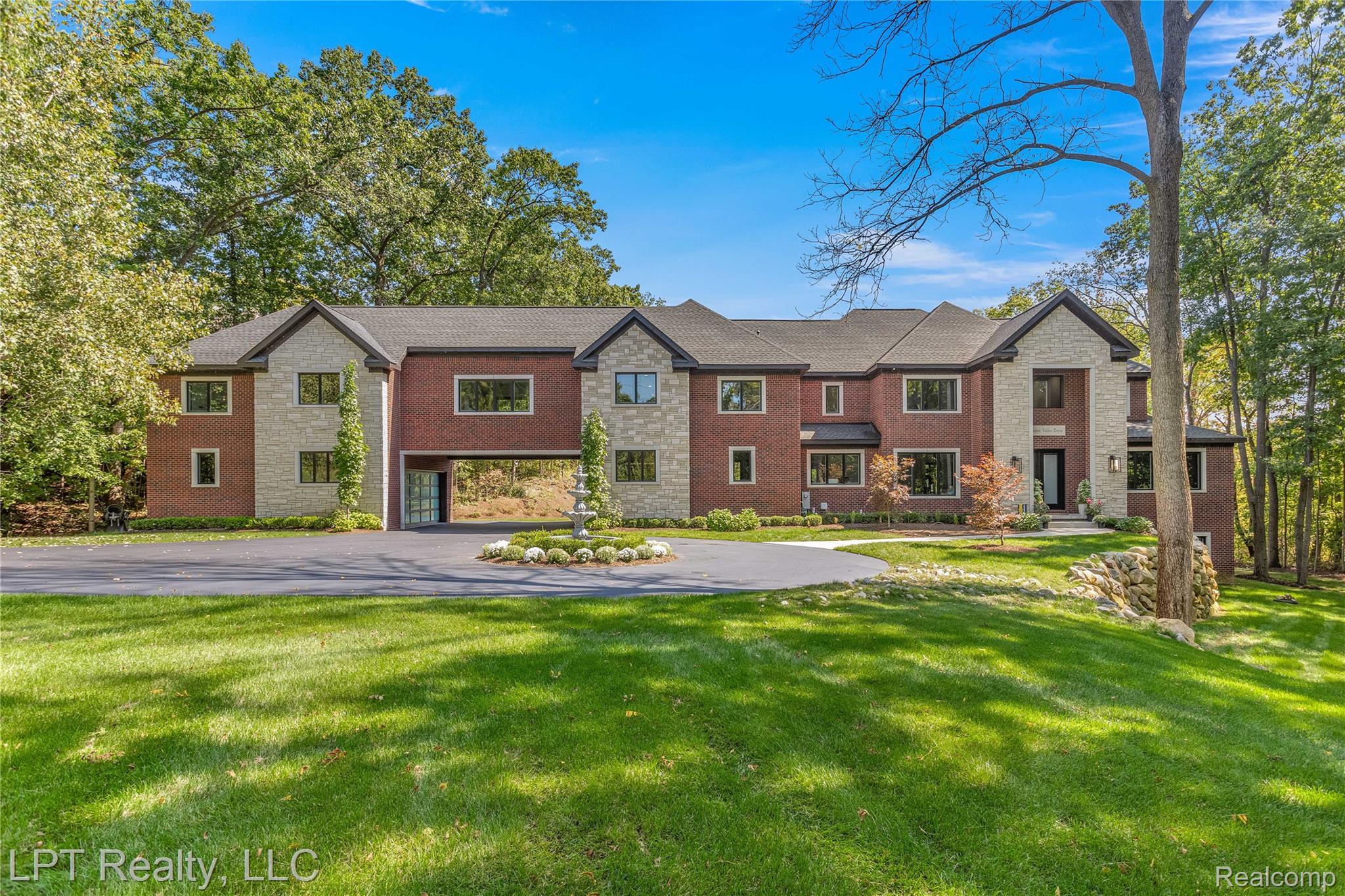 5029 Forest Valley Drive Property Photo 1