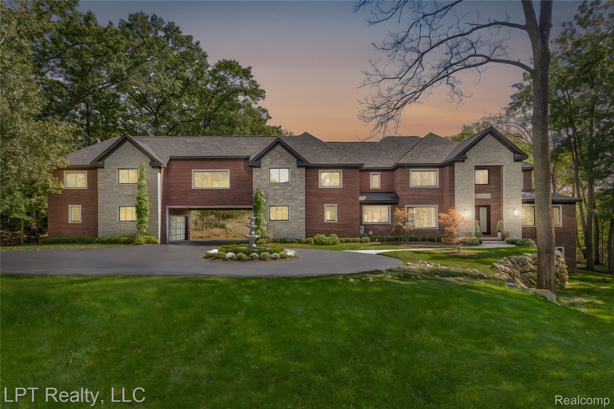 5029 Forest Valley Drive Property Photo 2