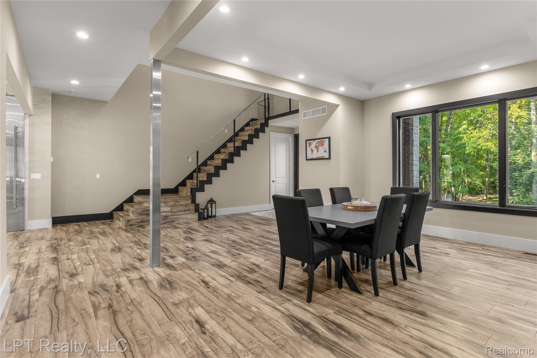 5029 Forest Valley Drive Property Photo 8
