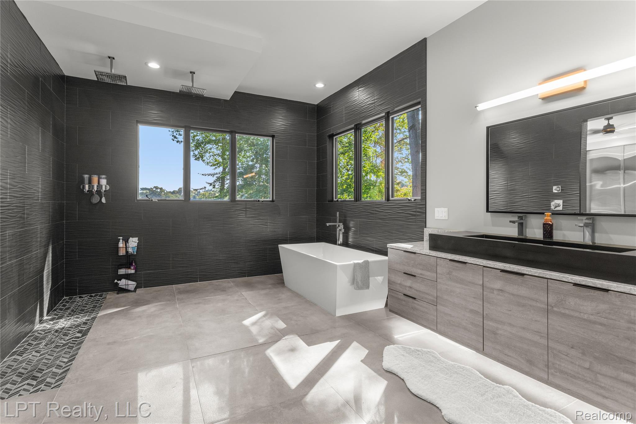 5029 Forest Valley Drive Property Photo 29