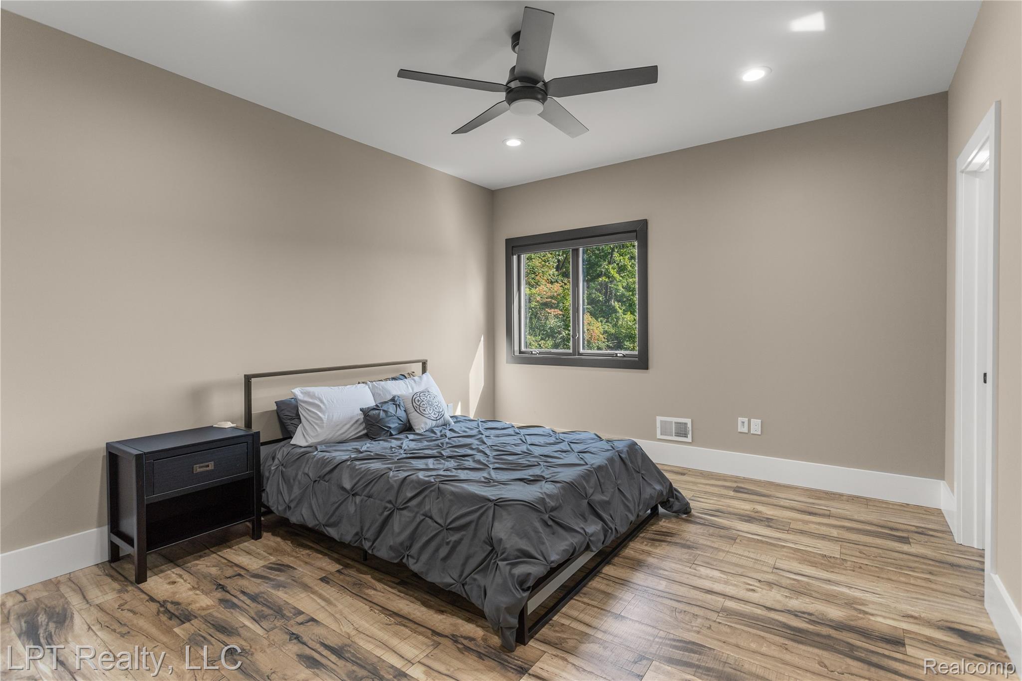 5029 Forest Valley Drive Property Photo 37