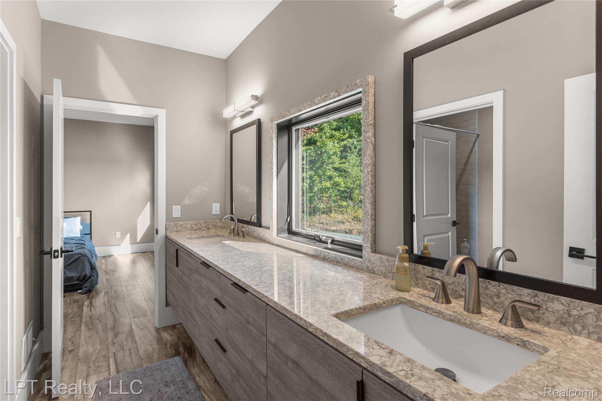 5029 Forest Valley Drive Property Photo 39