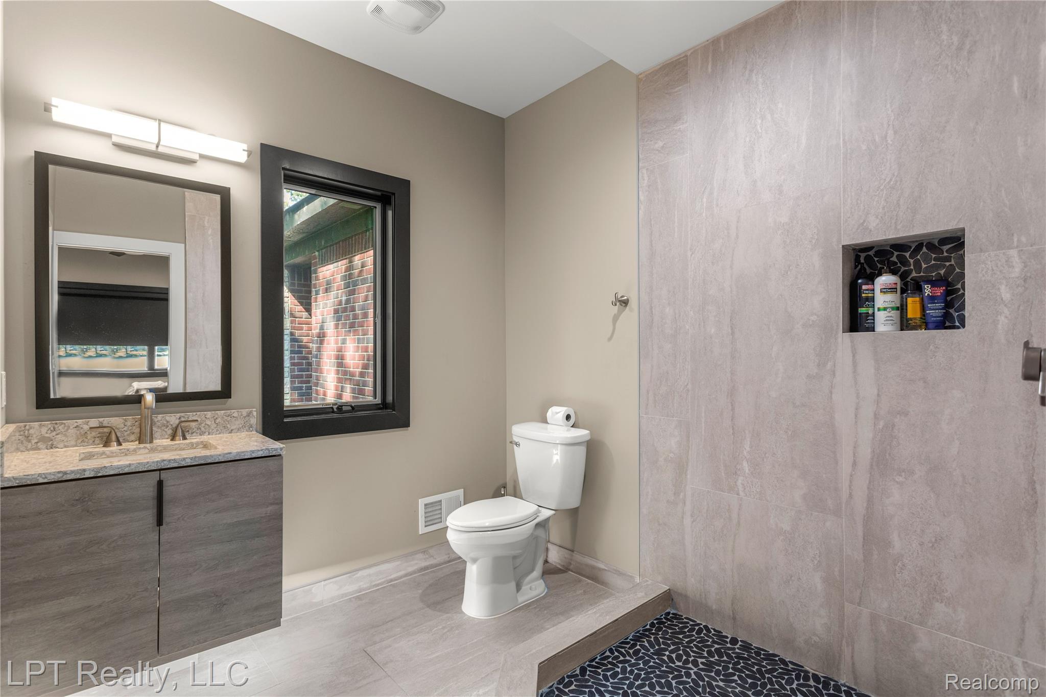 5029 Forest Valley Drive Property Photo 45