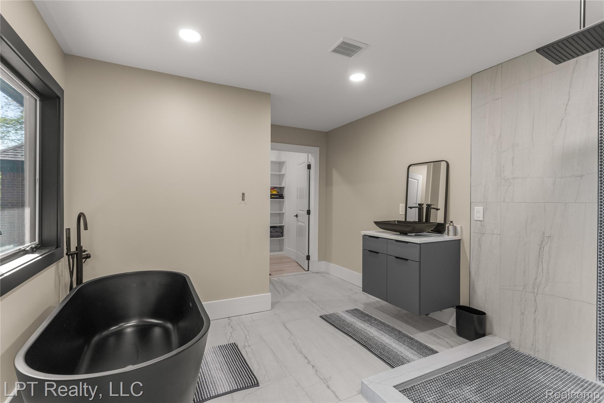 5029 Forest Valley Drive Property Photo 56