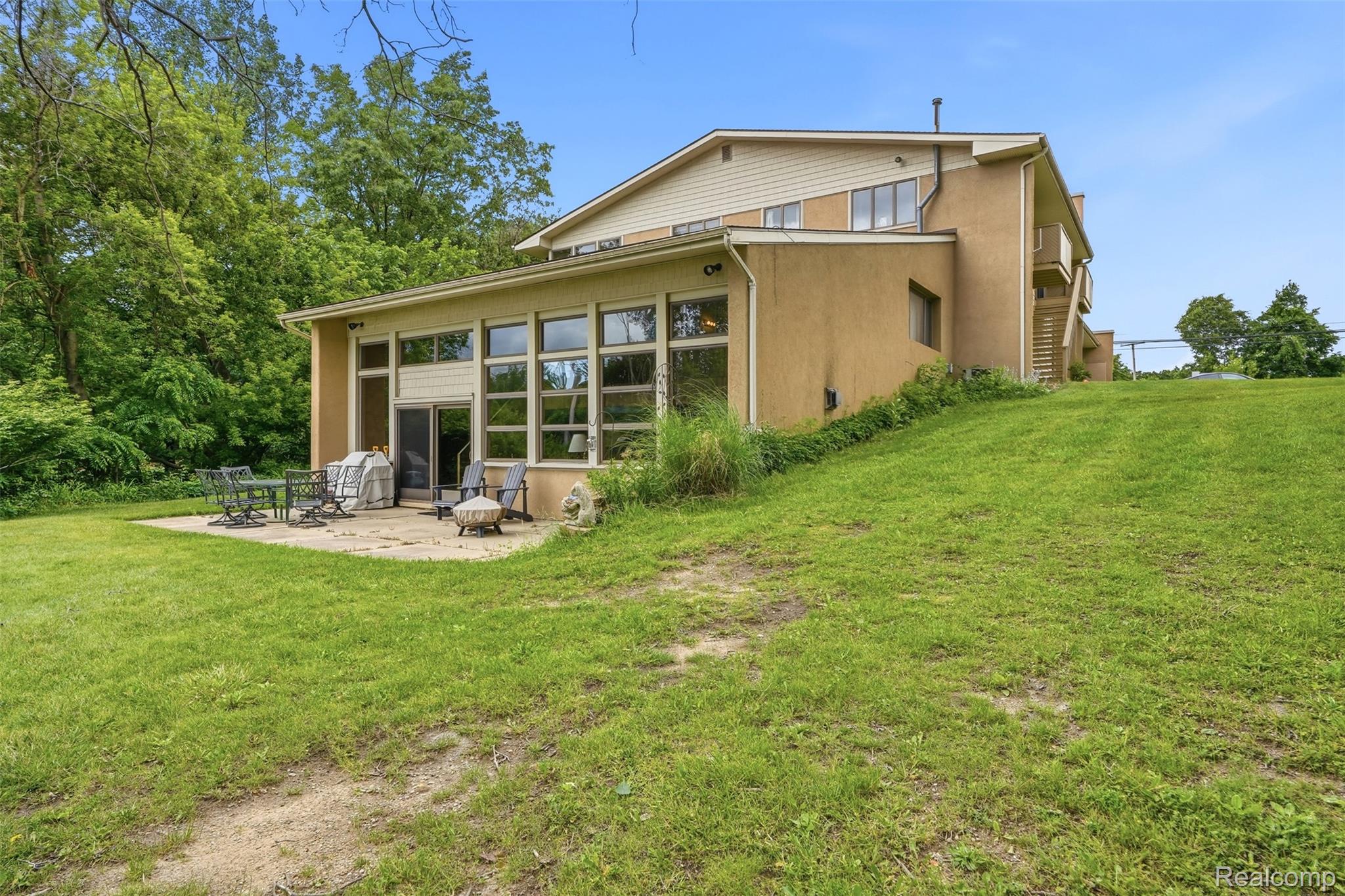 11032 Grand River Road Property Photo 11