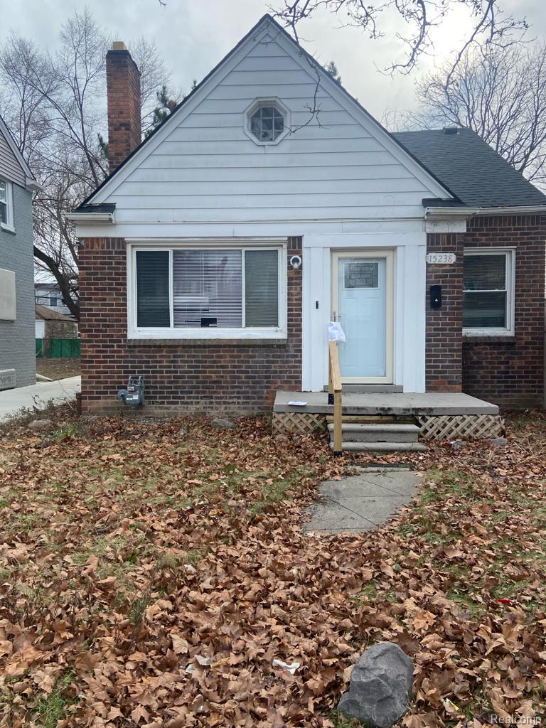 15238 Seymour Street Property Photo 1