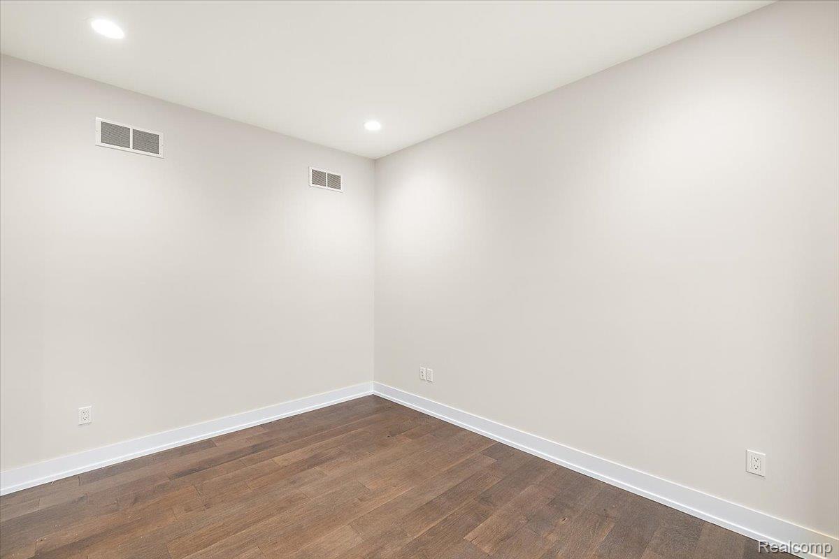 2921 Walsh Drive Property Photo 8