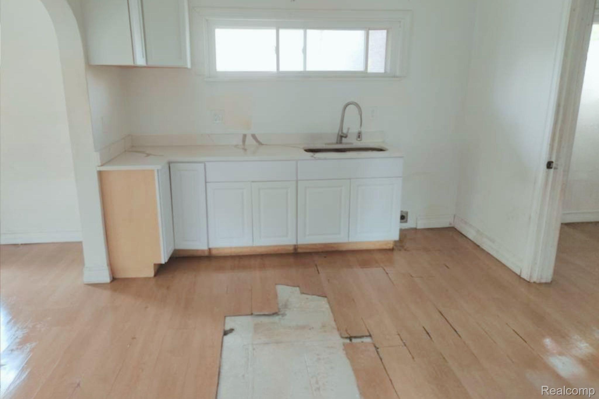 1317 E Muir Avenue Property Photo 5