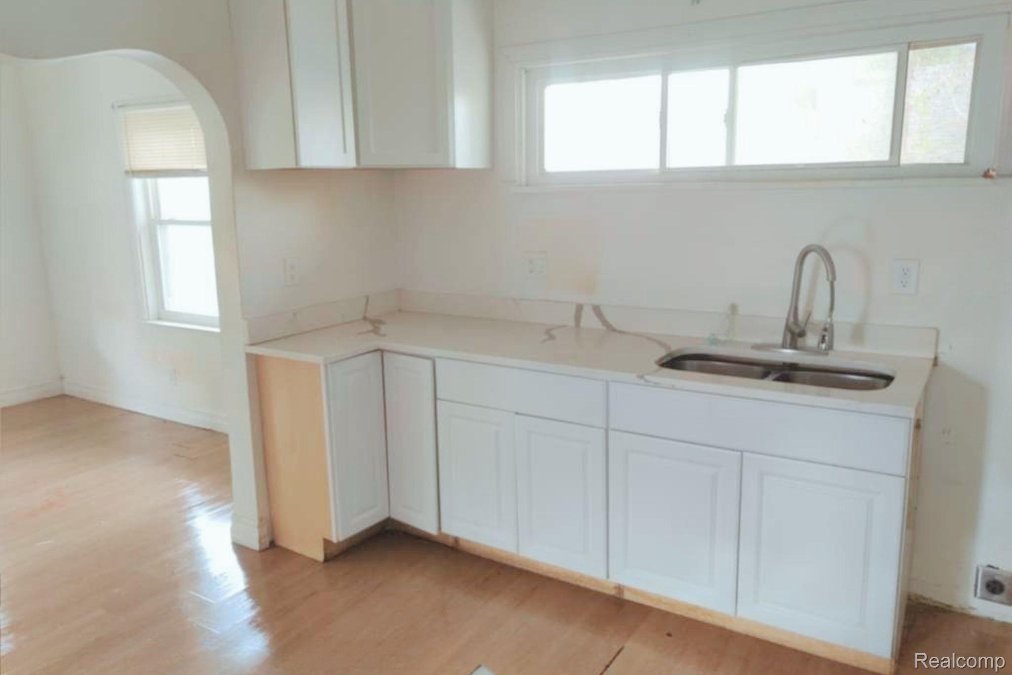 1317 E Muir Avenue Property Photo 6