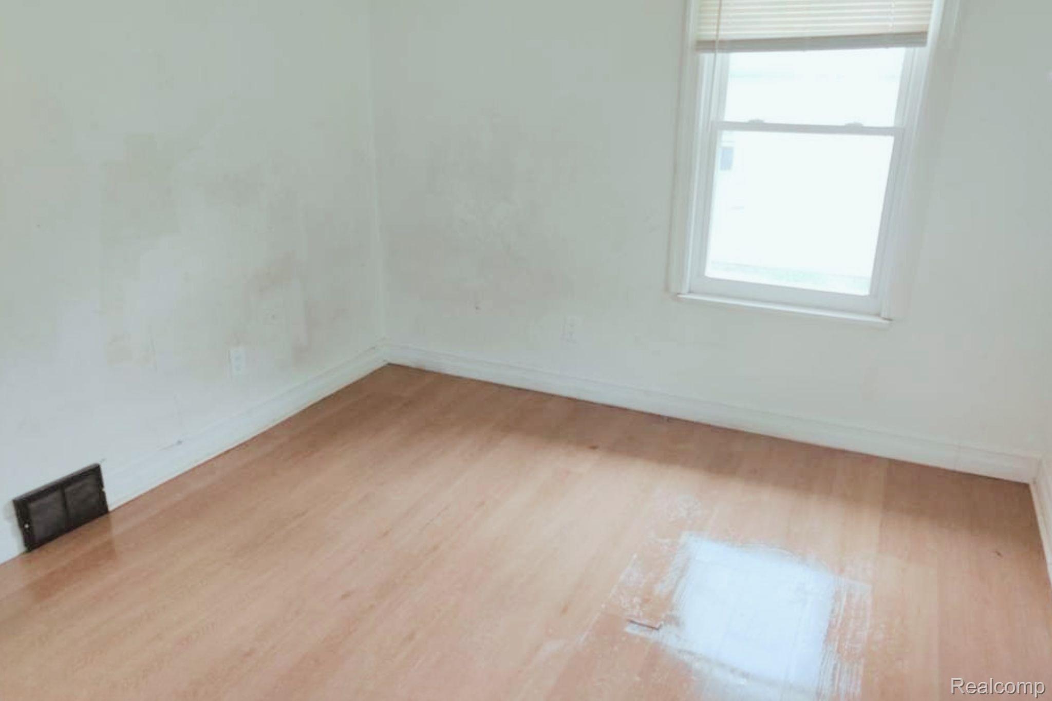 1317 E Muir Avenue Property Photo 10
