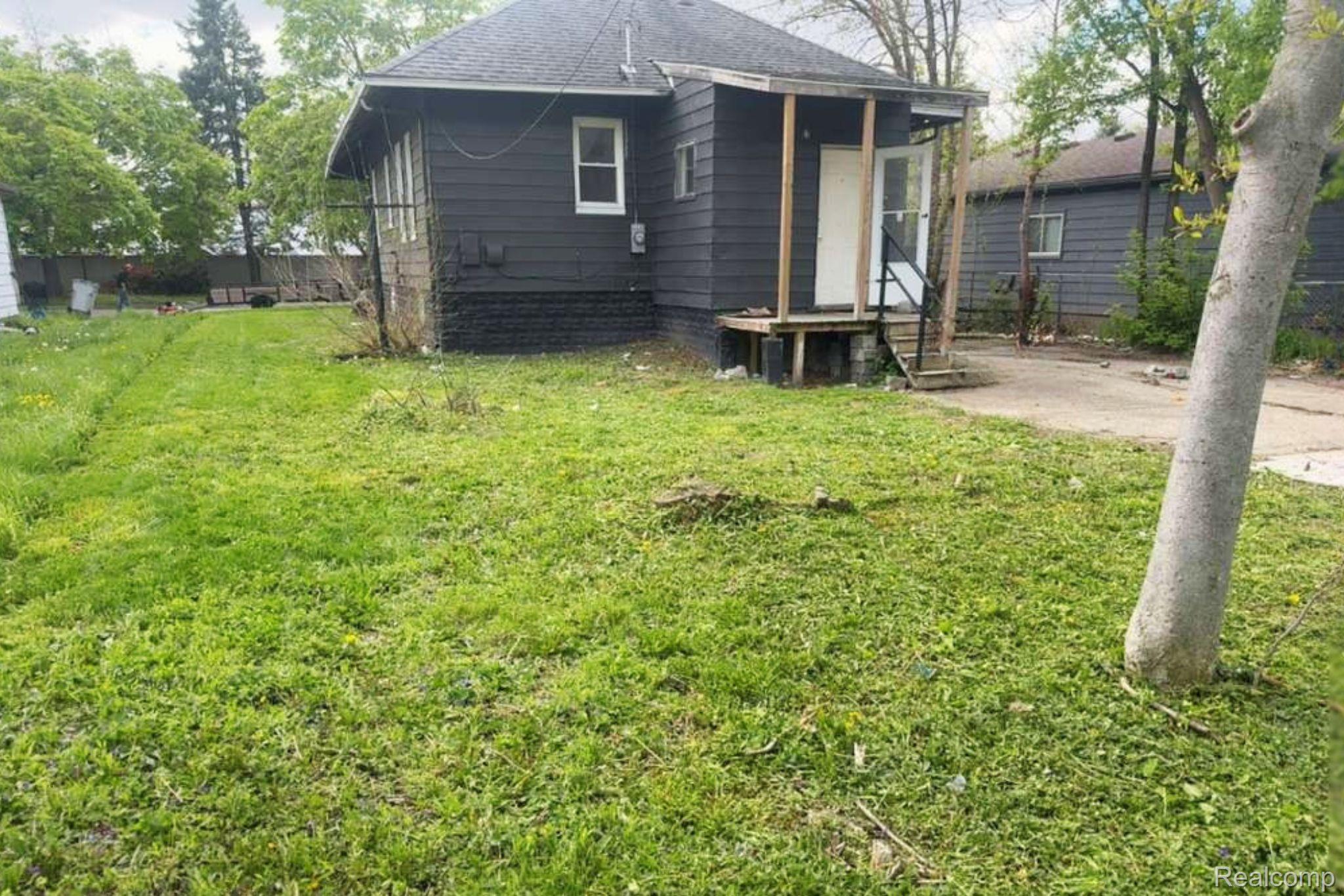 1317 E Muir Avenue Property Photo 14