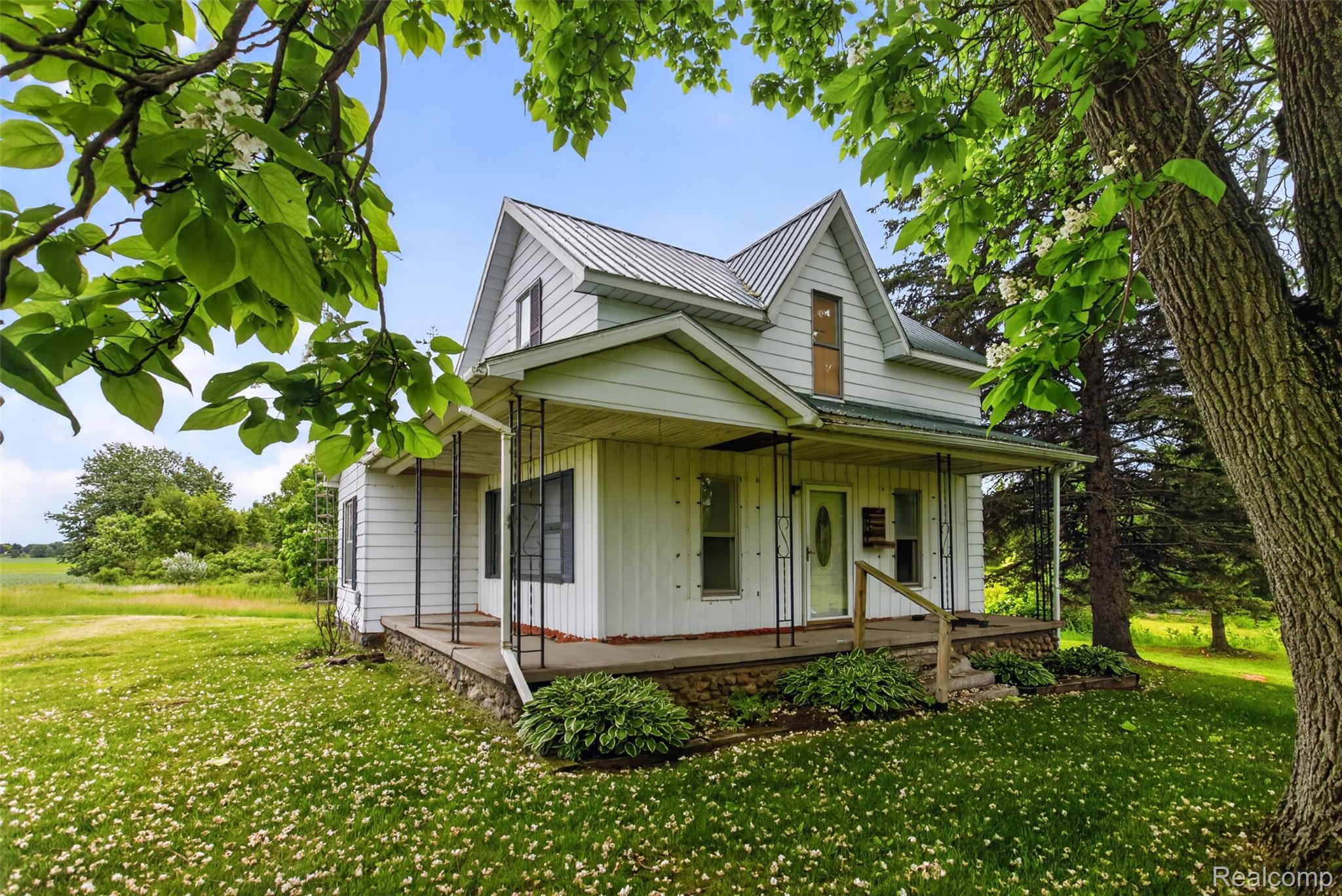 6007 Leix Road Property Photo 1