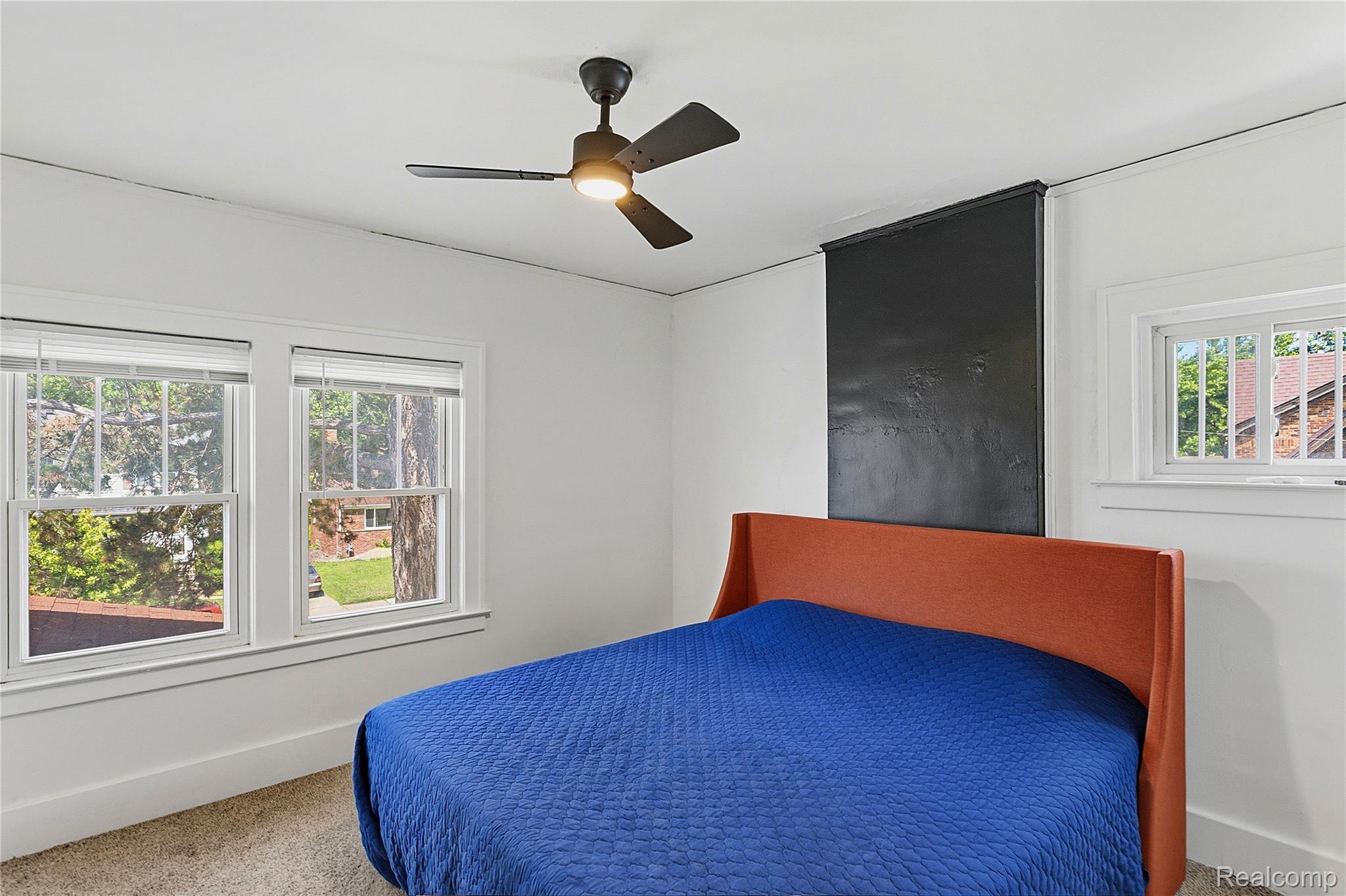 15330 Lindsay Street Property Photo 14