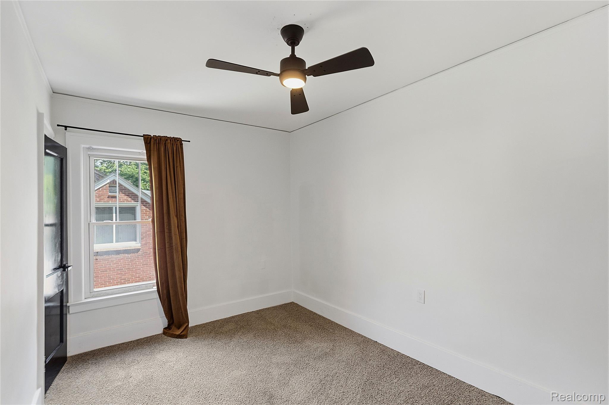 15330 Lindsay Street Property Photo 16