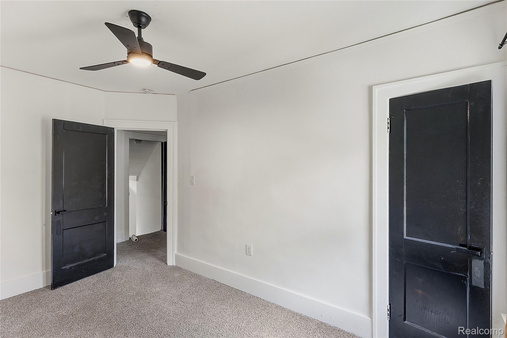 15330 Lindsay Street Property Photo 17