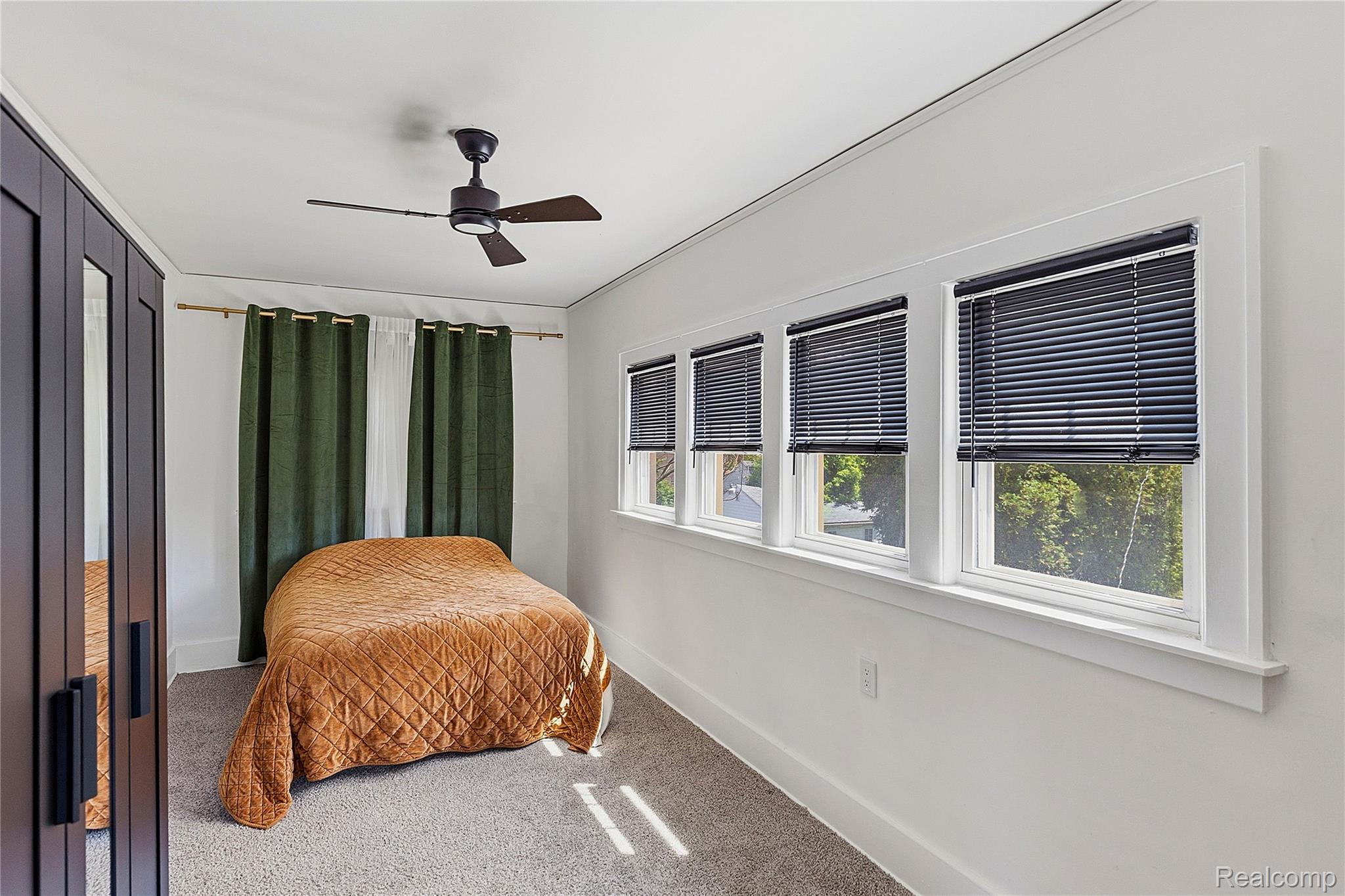 15330 Lindsay Street Property Photo 18