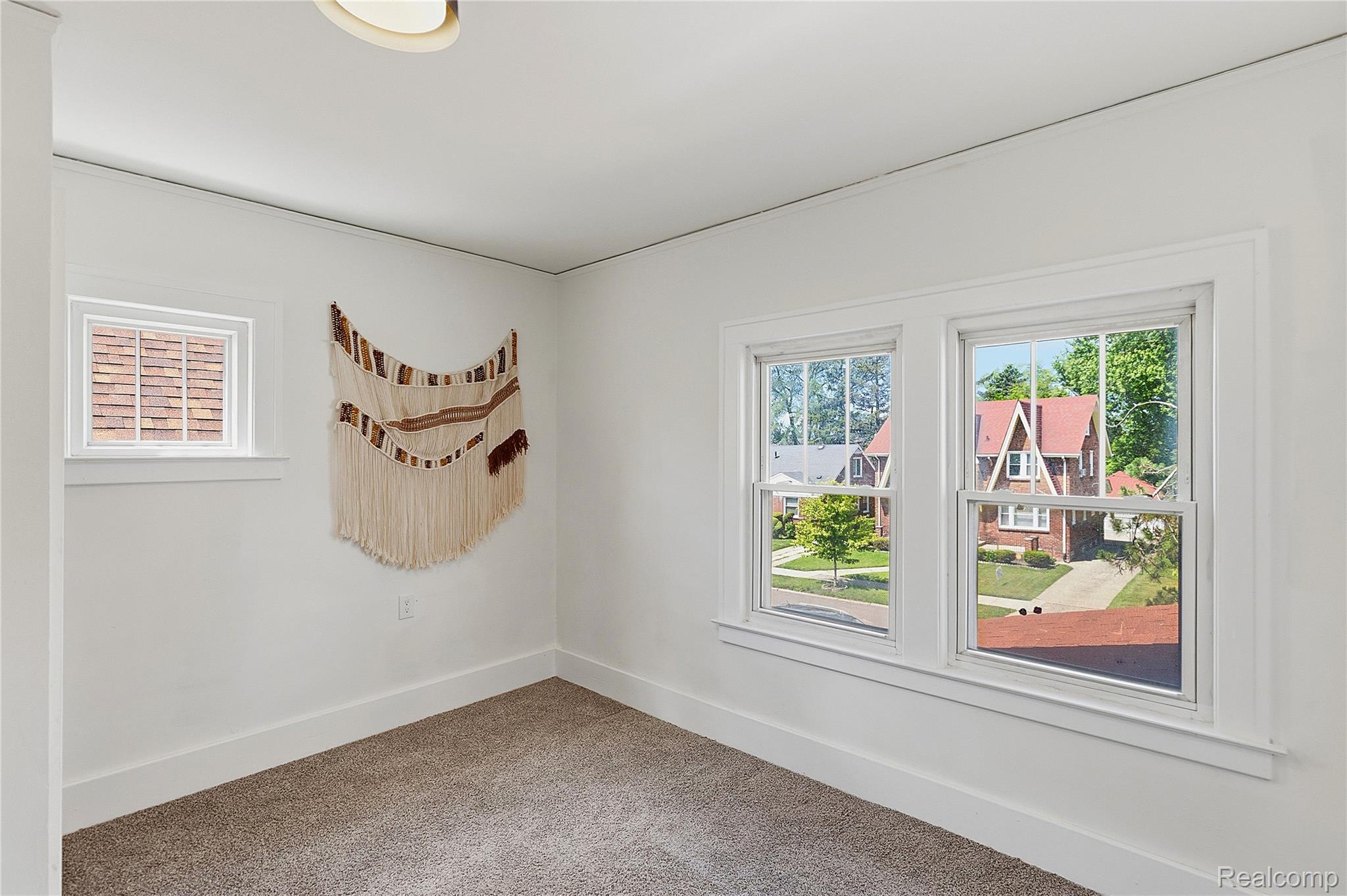 15330 Lindsay Street Property Photo 23