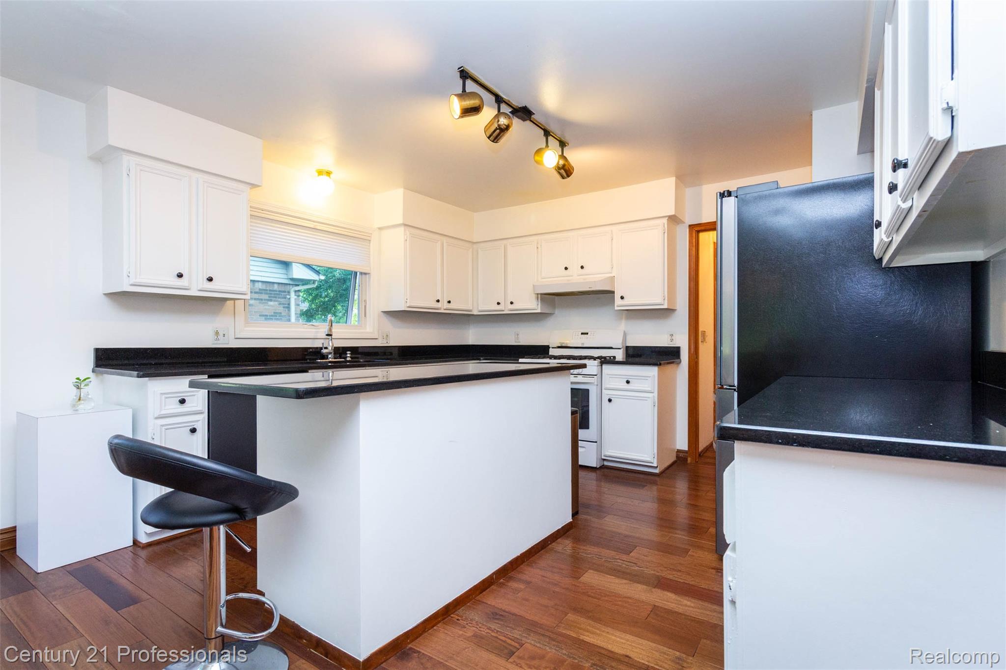 6241 Smithfield Drive Property Photo 13