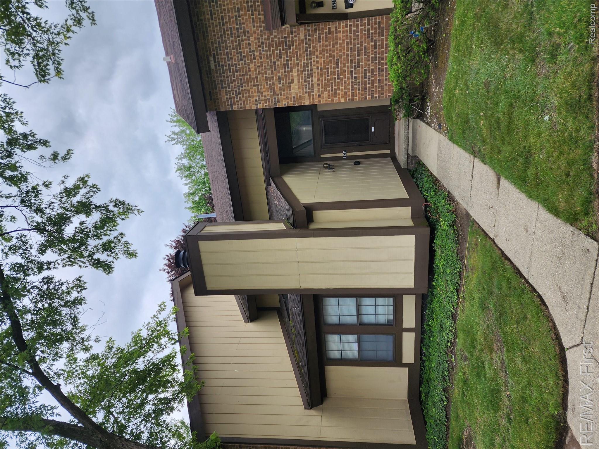 25311 Greenbrooke Drive Property Photo 1