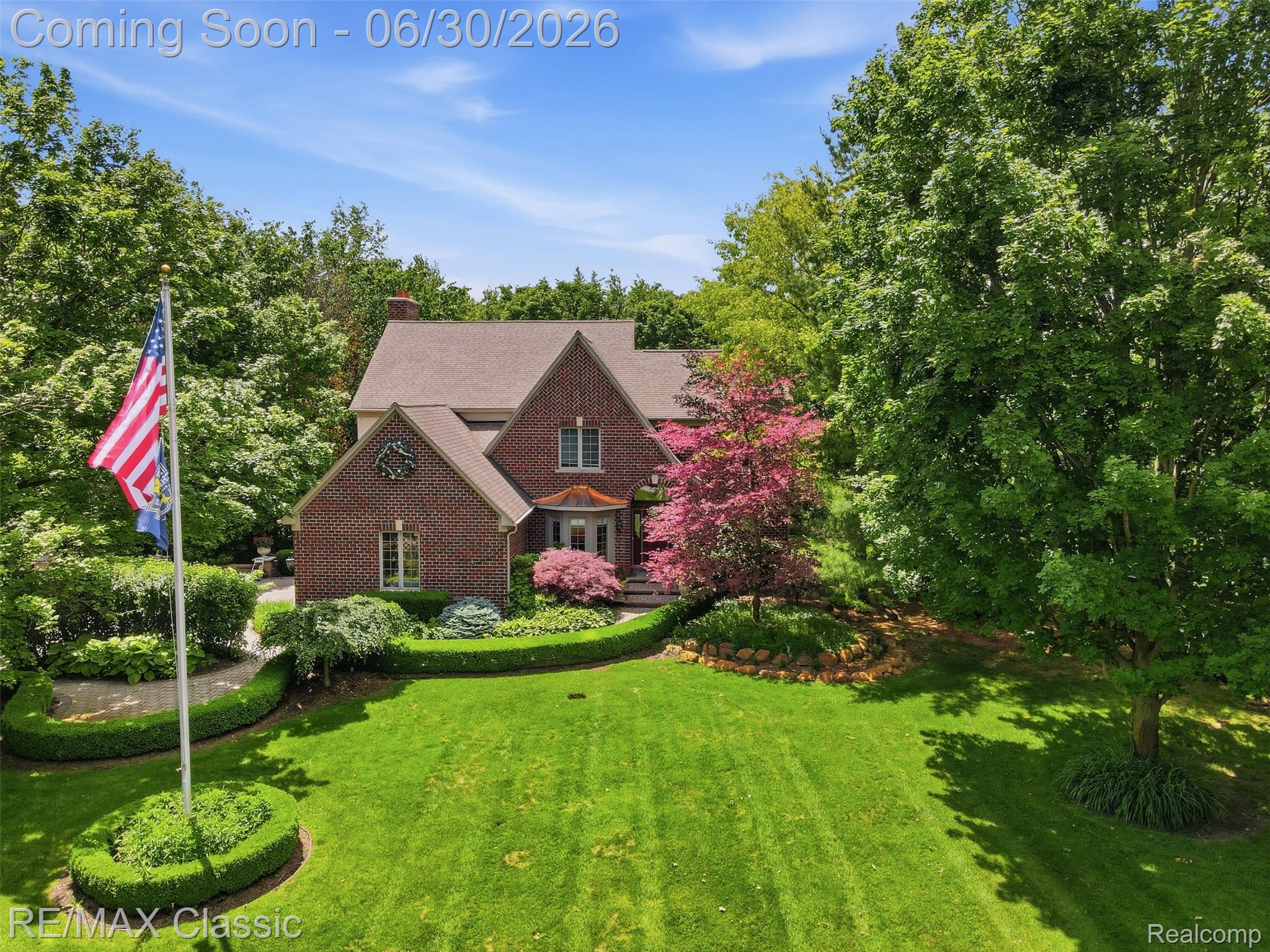 8033 Pine Ridge Court Property Photo 1