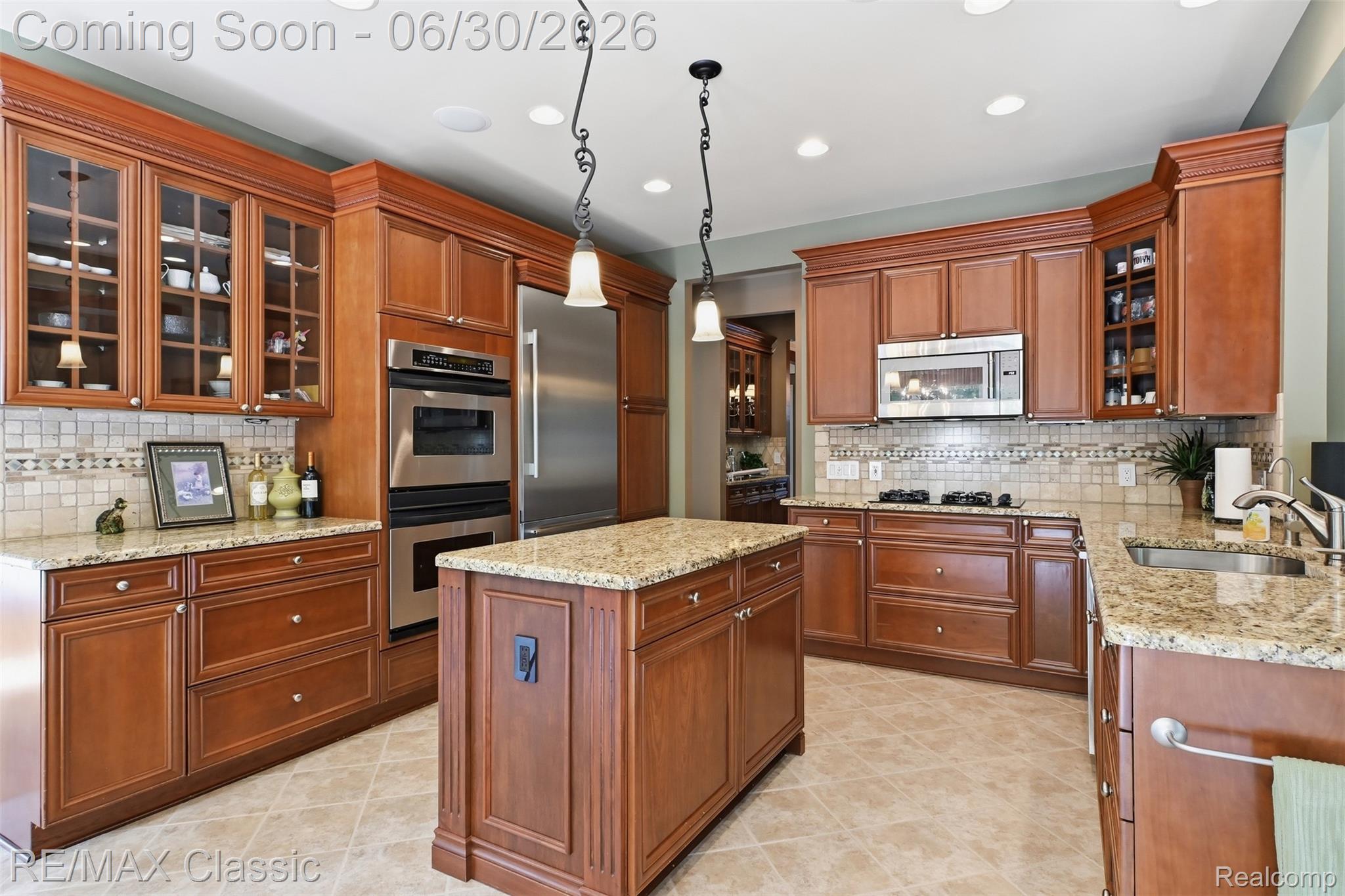 8033 Pine Ridge Court Property Photo 15