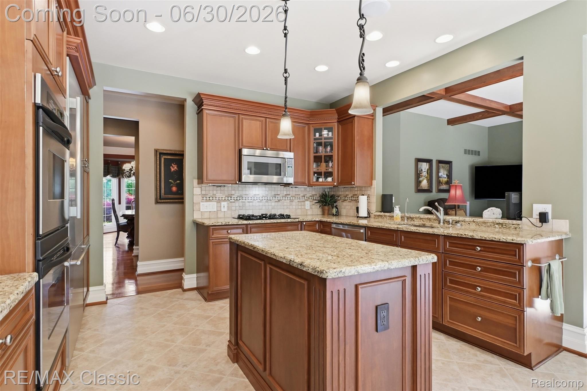 8033 Pine Ridge Court Property Photo 16