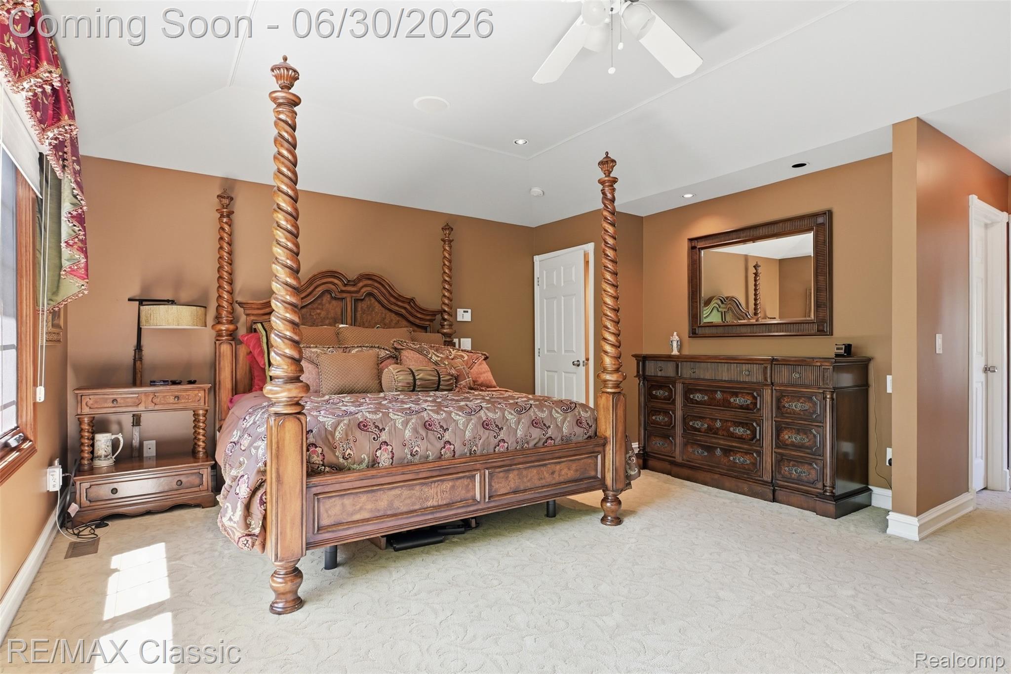 8033 Pine Ridge Court Property Photo 20