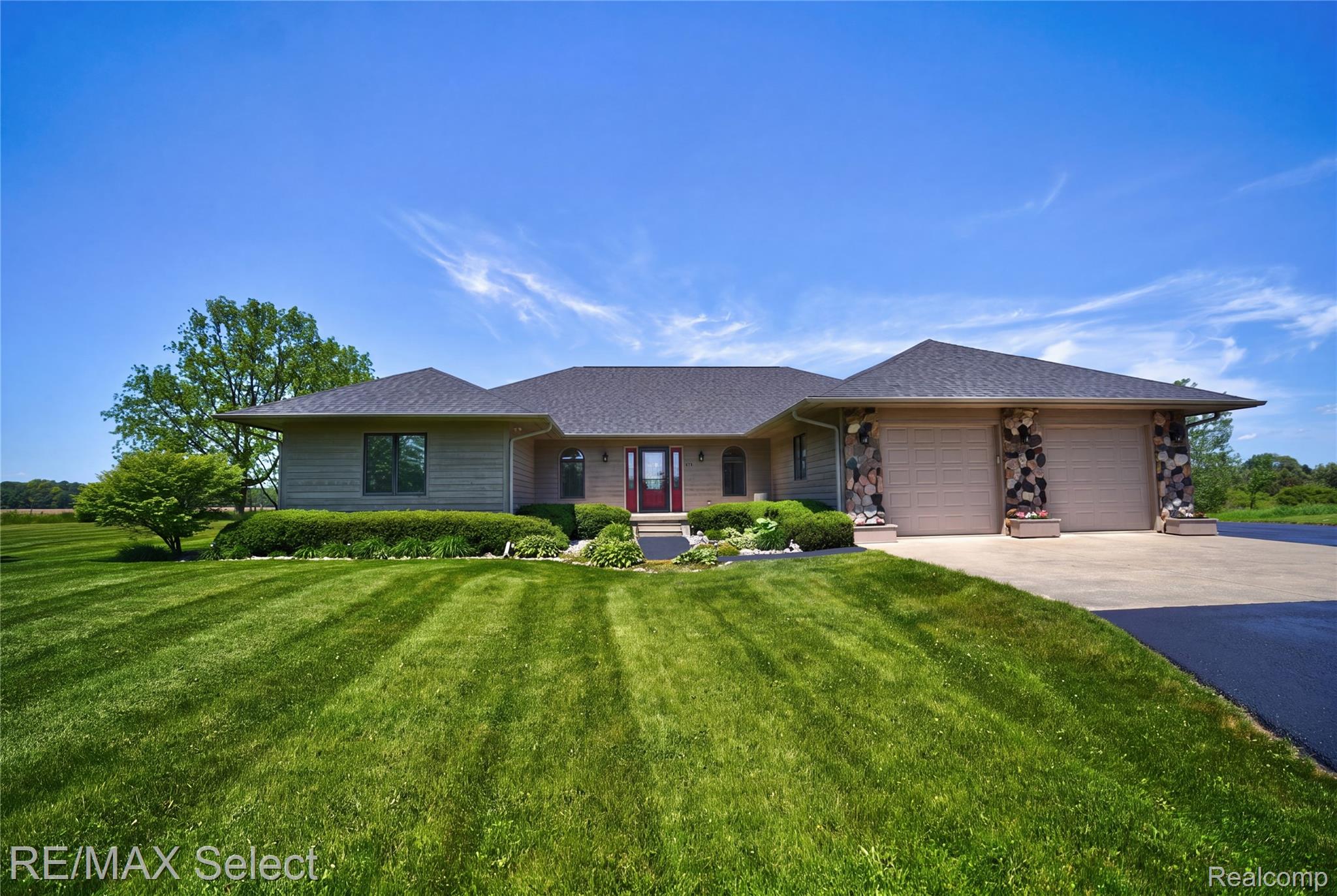 9120 Ray Road Property Photo 1