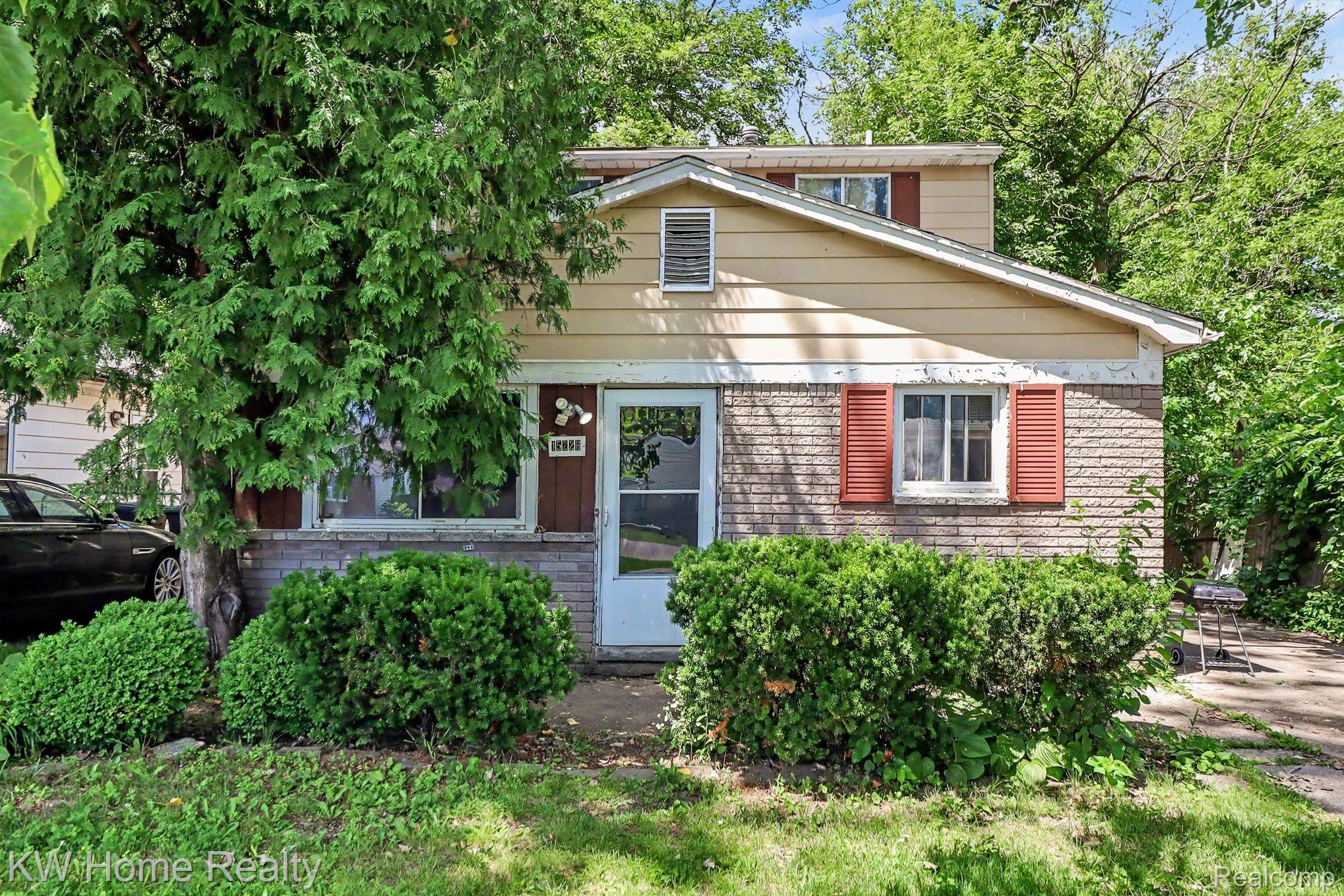 15226 Beech Daly Road Property Photo 1