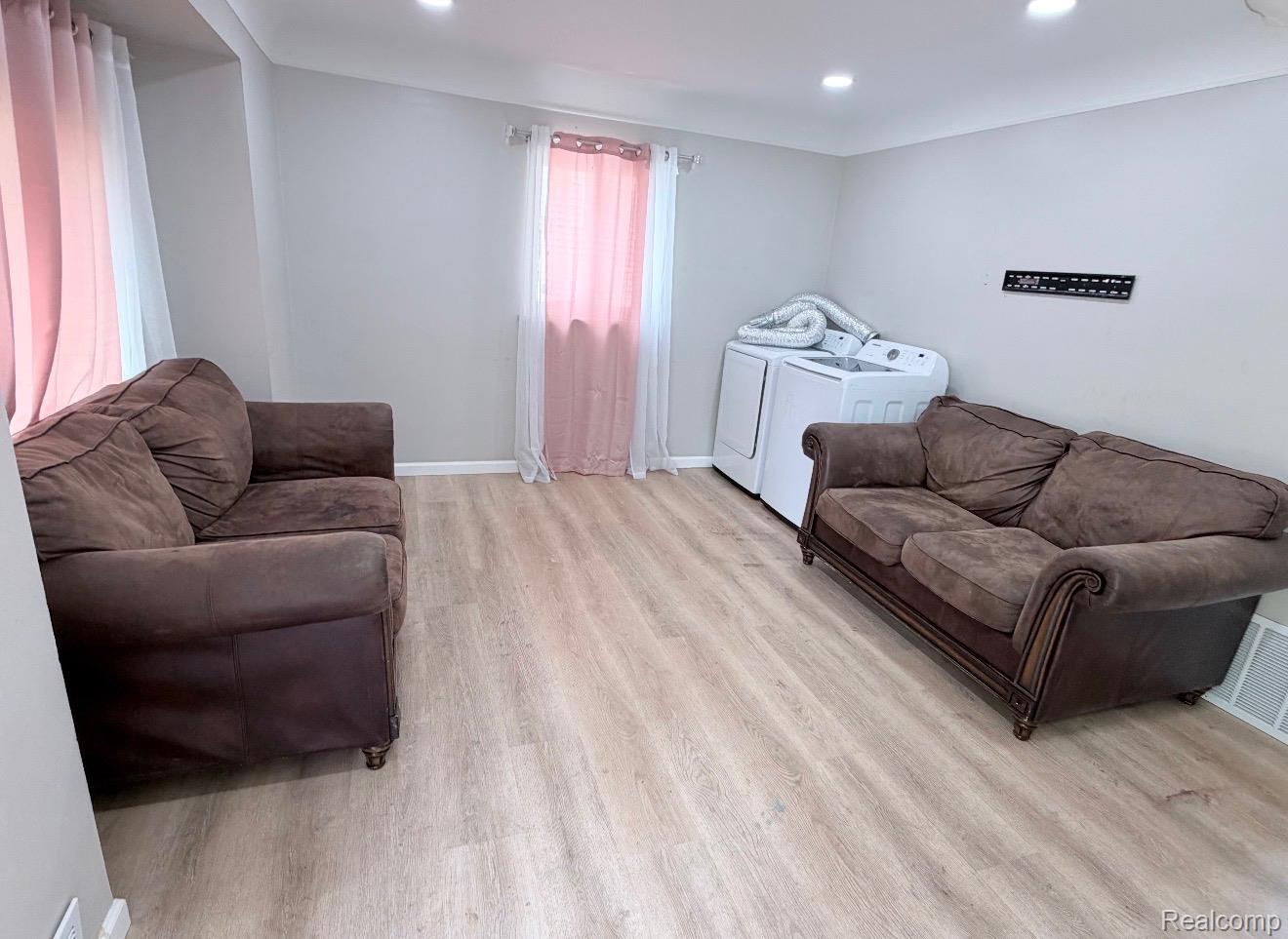 5322 Winthrop Boulevard Property Photo 4