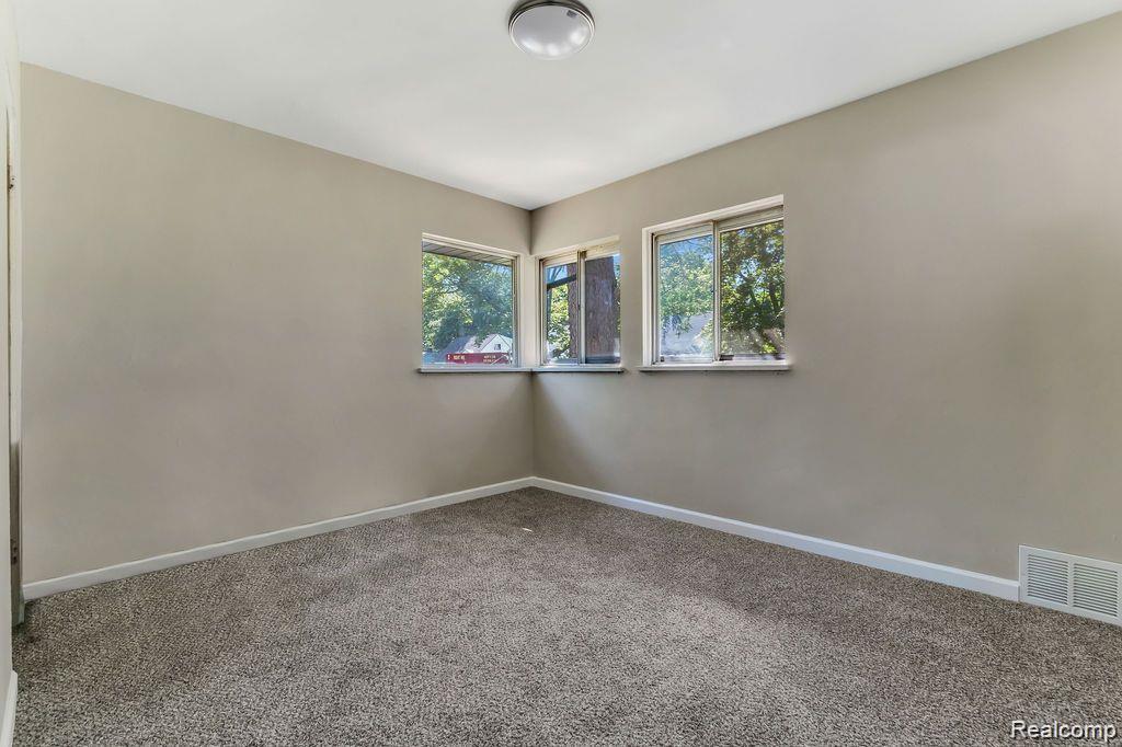 5322 Winthrop Boulevard Property Photo 8