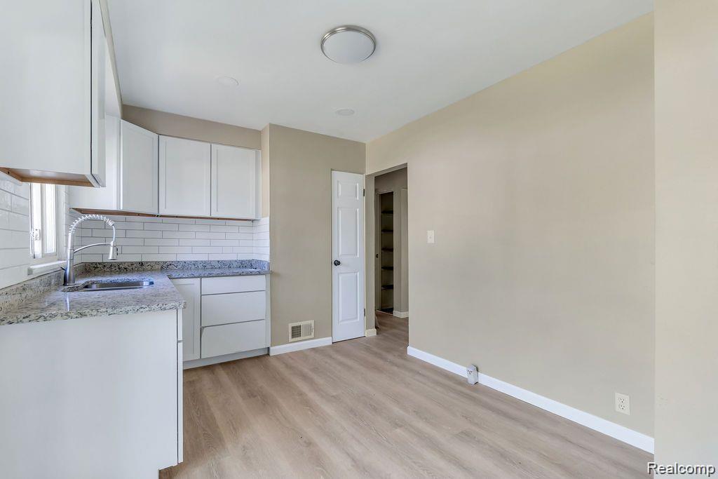 5322 Winthrop Boulevard Property Photo 10