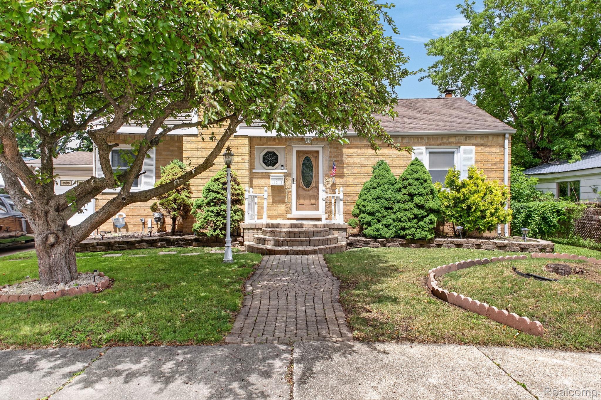 19315 Delaware Street Property Photo 1