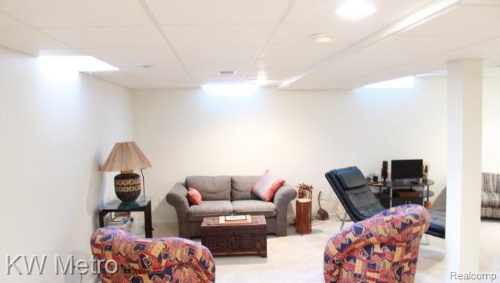 10 Canfield Circle 5 Property Photo 3
