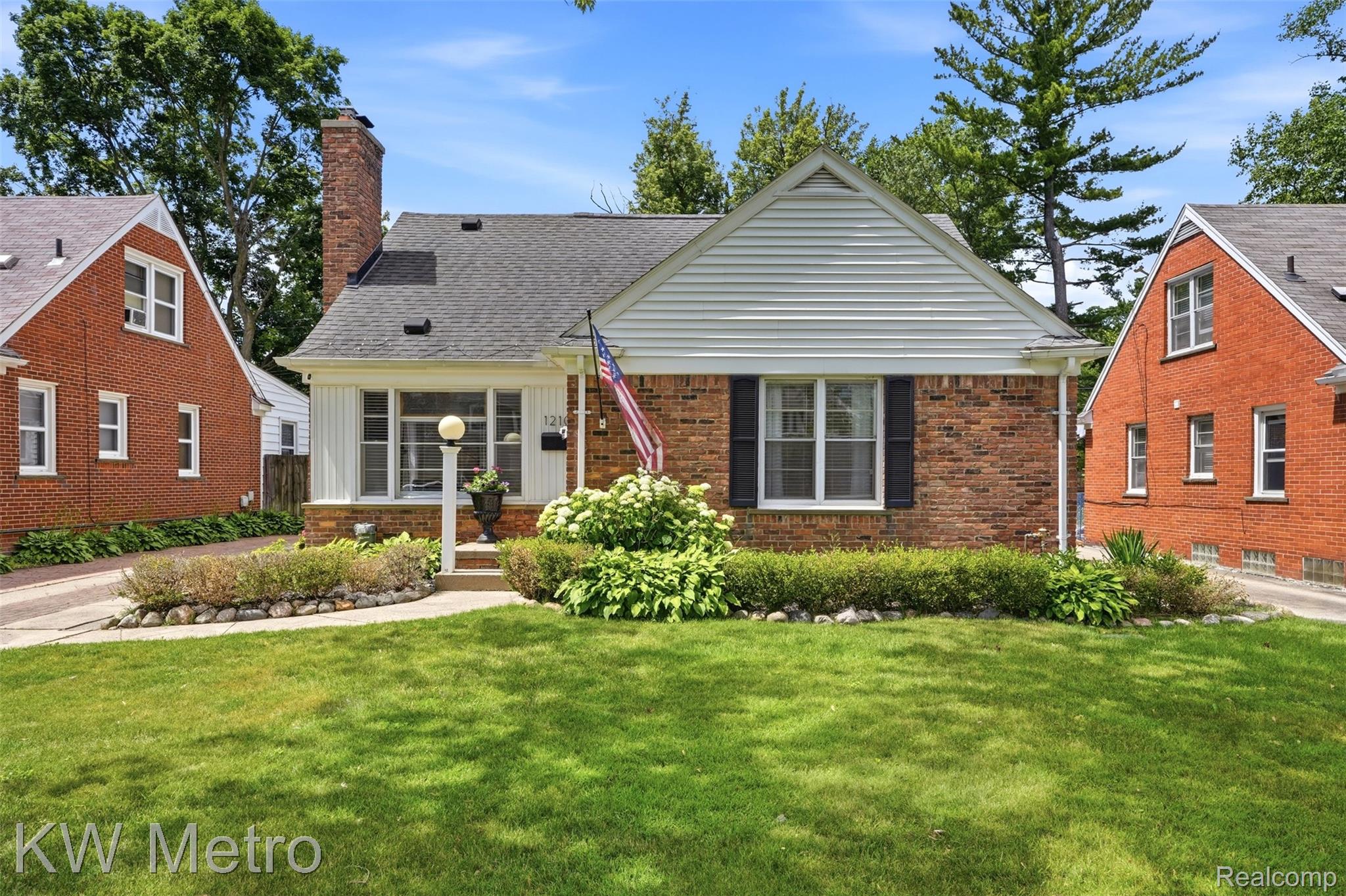1210 Lyons Avenue Property Photo 1