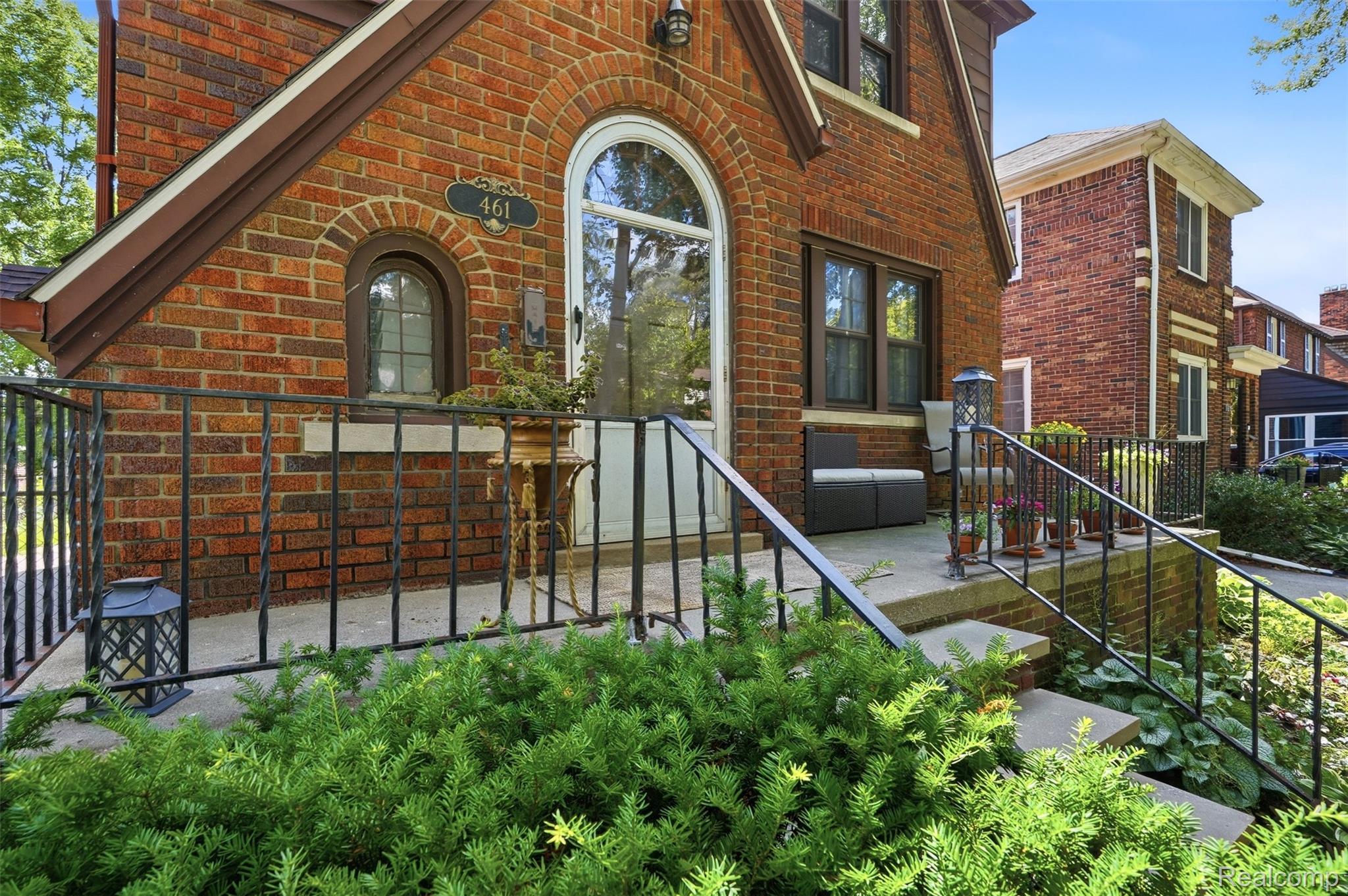 461 Manor Street Property Photo 4