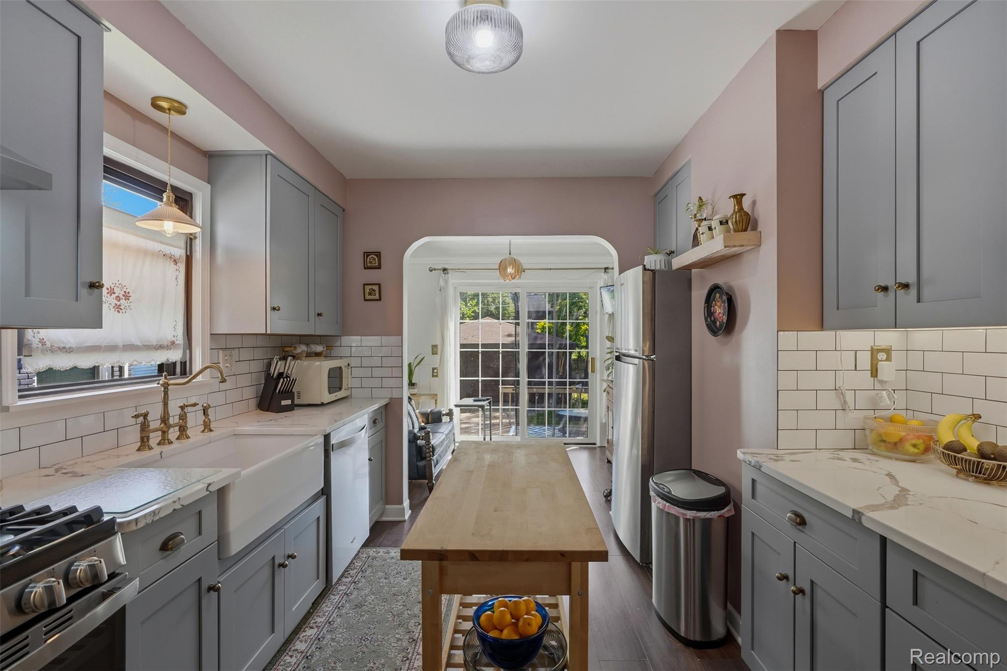 461 Manor Street Property Photo 14