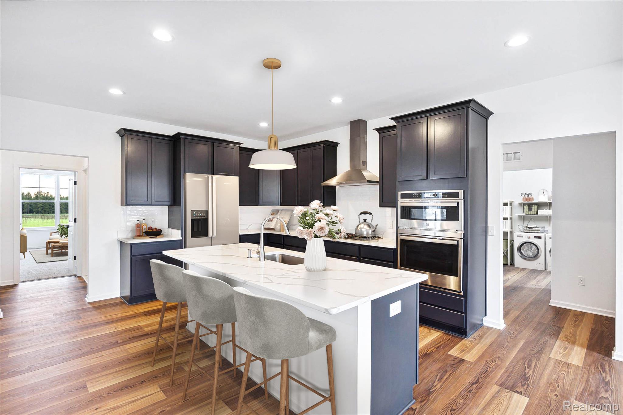 2476 Parkshore Drive Property Photo 4