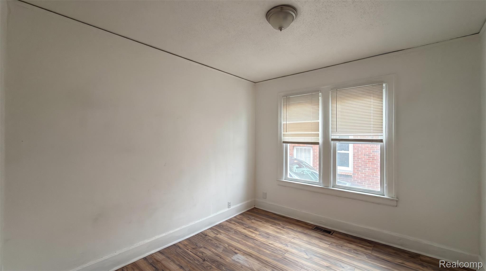 5771 Chatsworth Street Property Photo 10