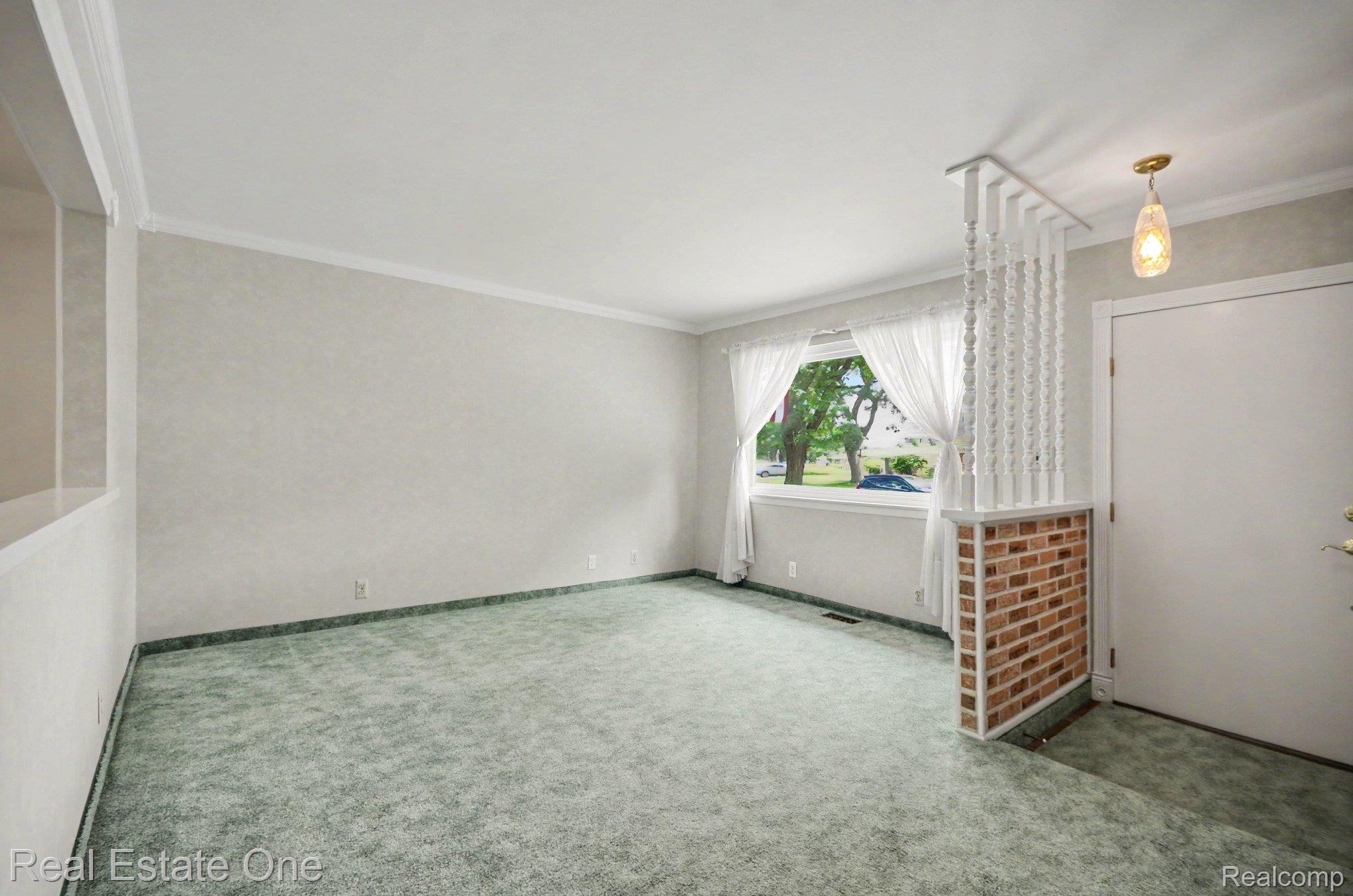 15064 Masonic Boulevard Property Photo 4