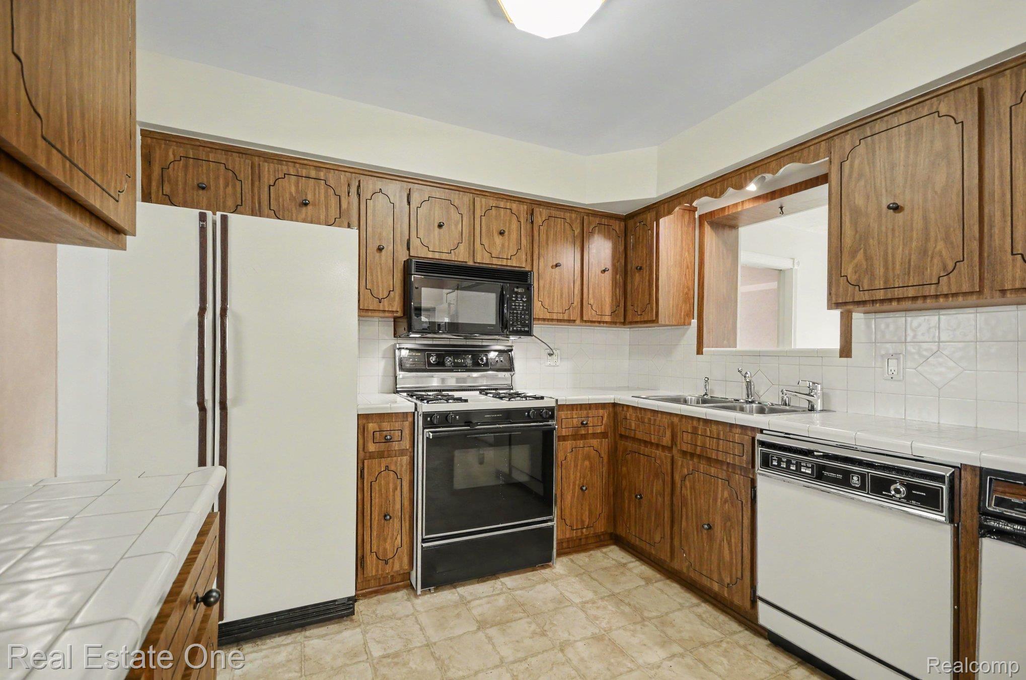 15064 Masonic Boulevard Property Photo 6