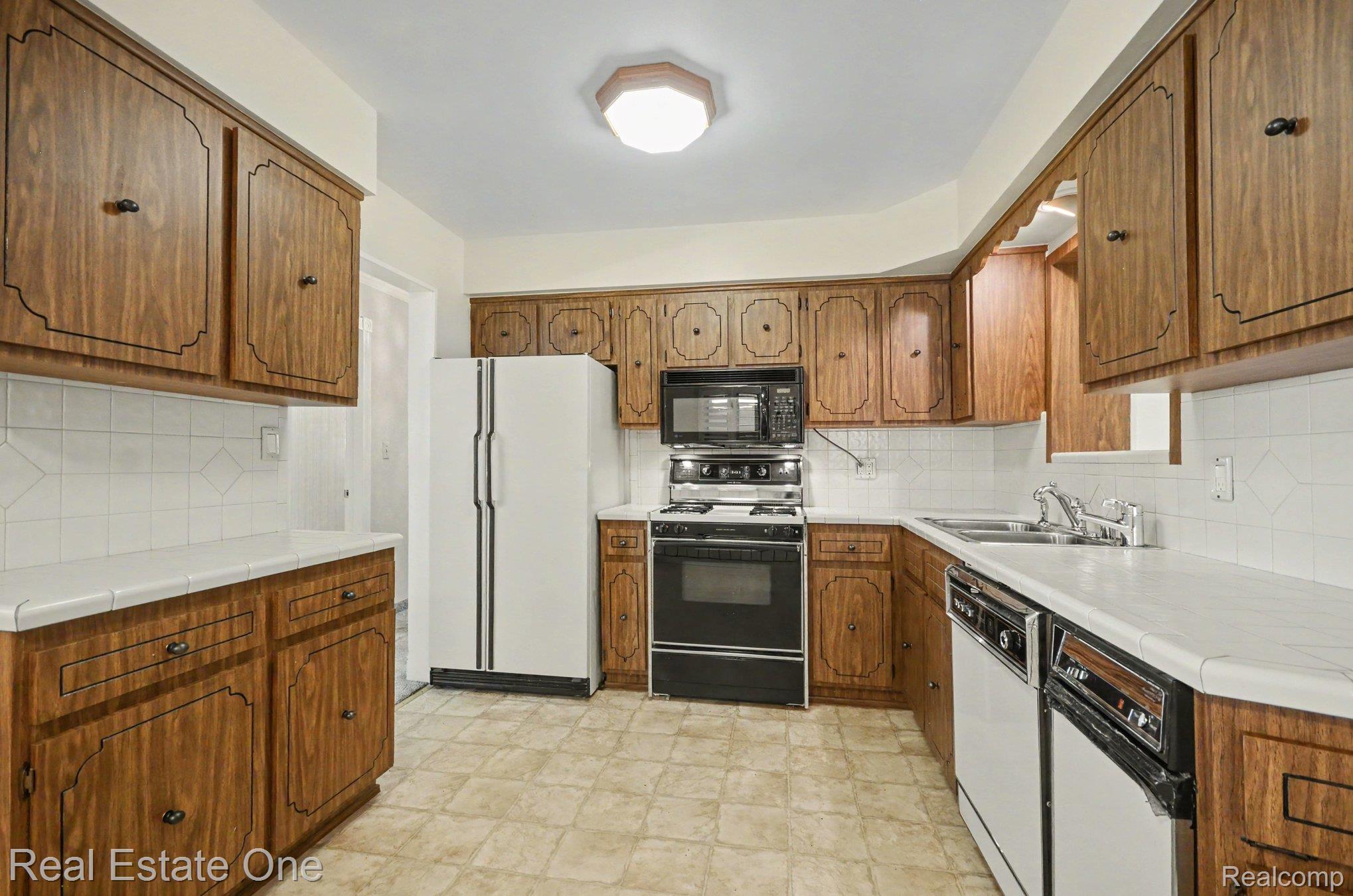 15064 Masonic Boulevard Property Photo 7