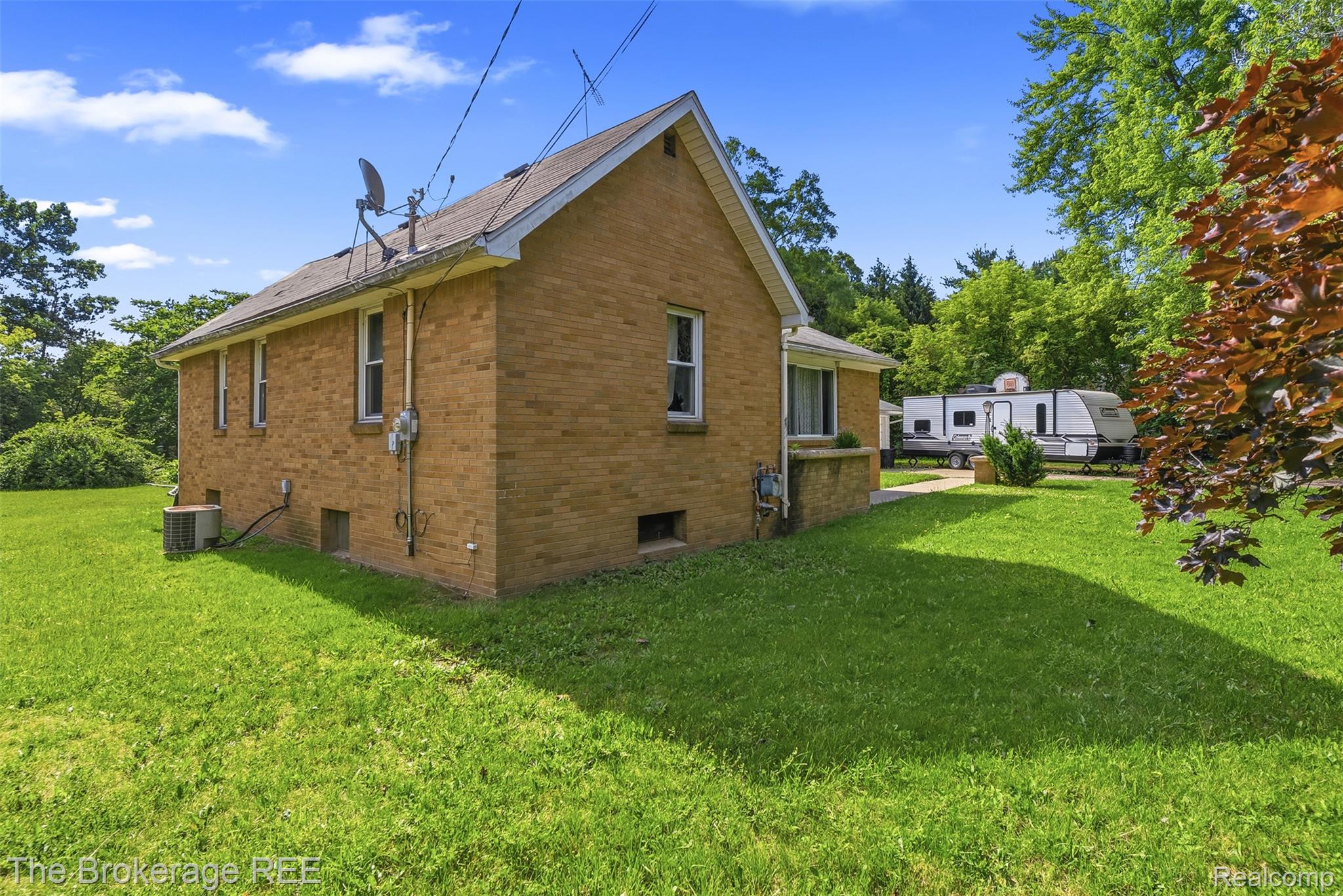 3290 Drexel Avenue Property Photo 2
