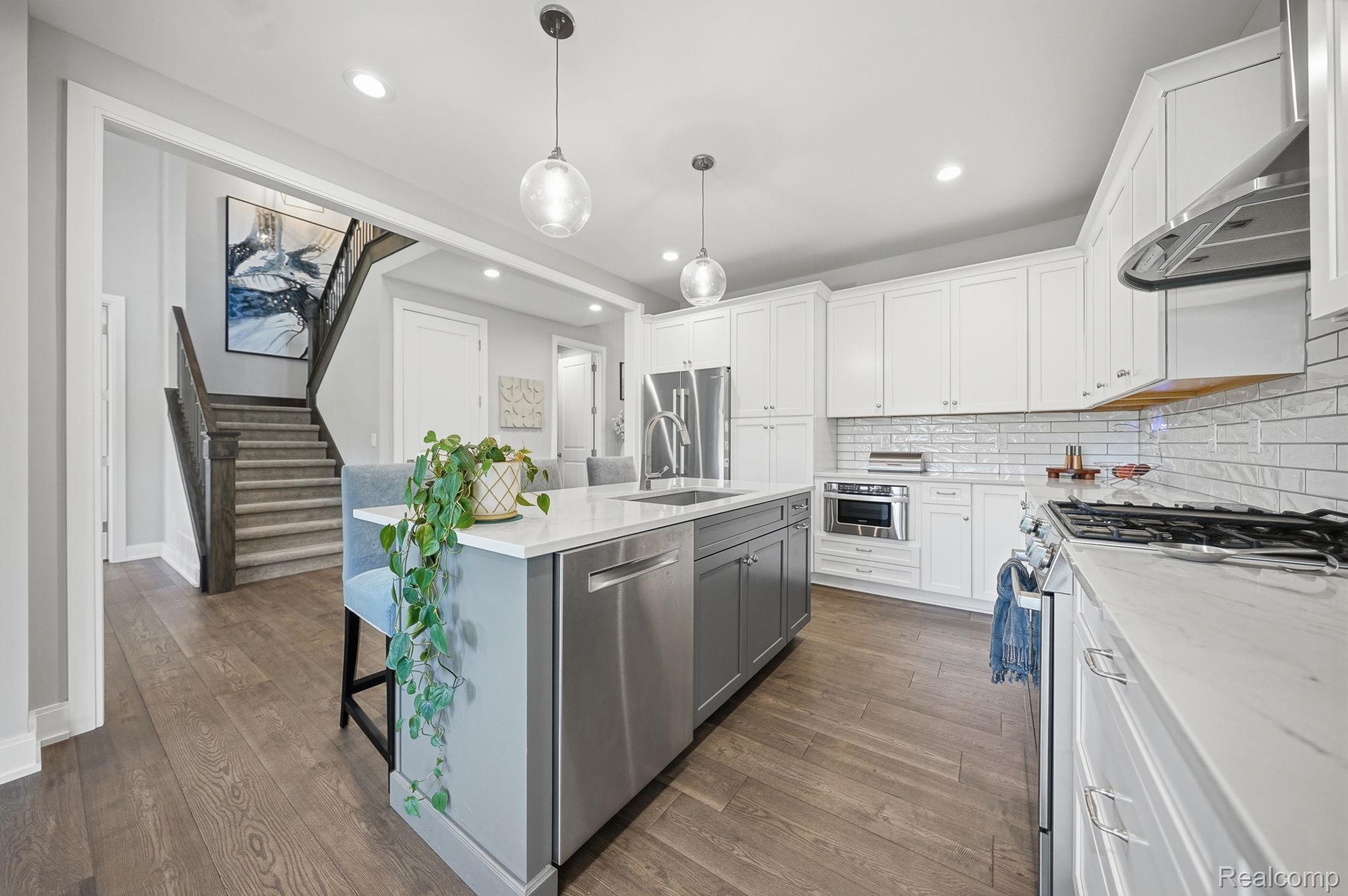 3898 Albatross Court Property Photo 16