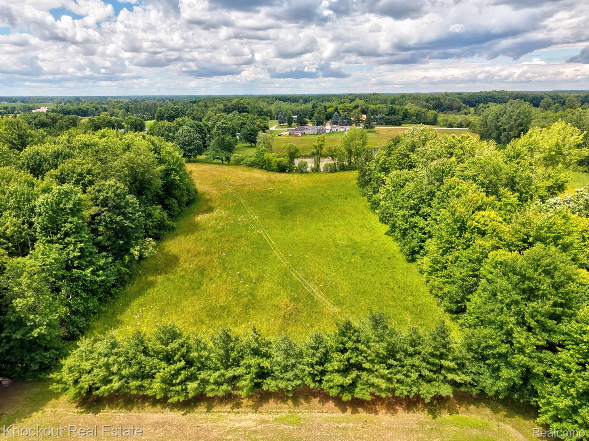 4500 Birch Run Road Property Photo 15