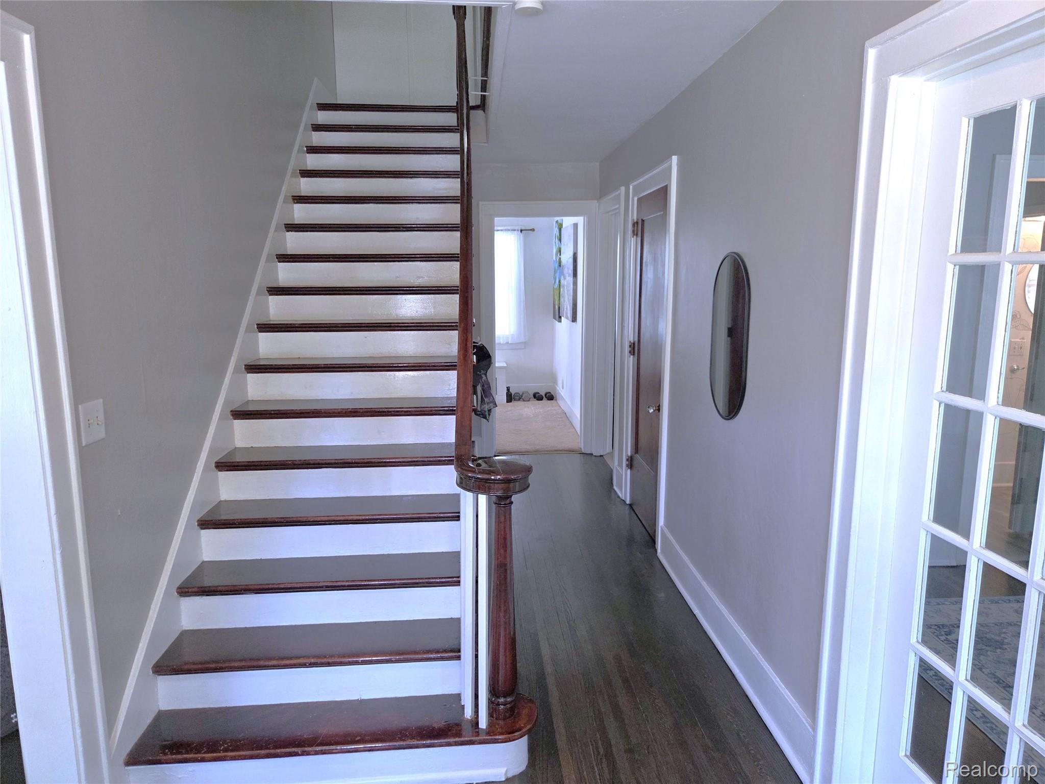 205 E Iroquois Road Property Photo 4