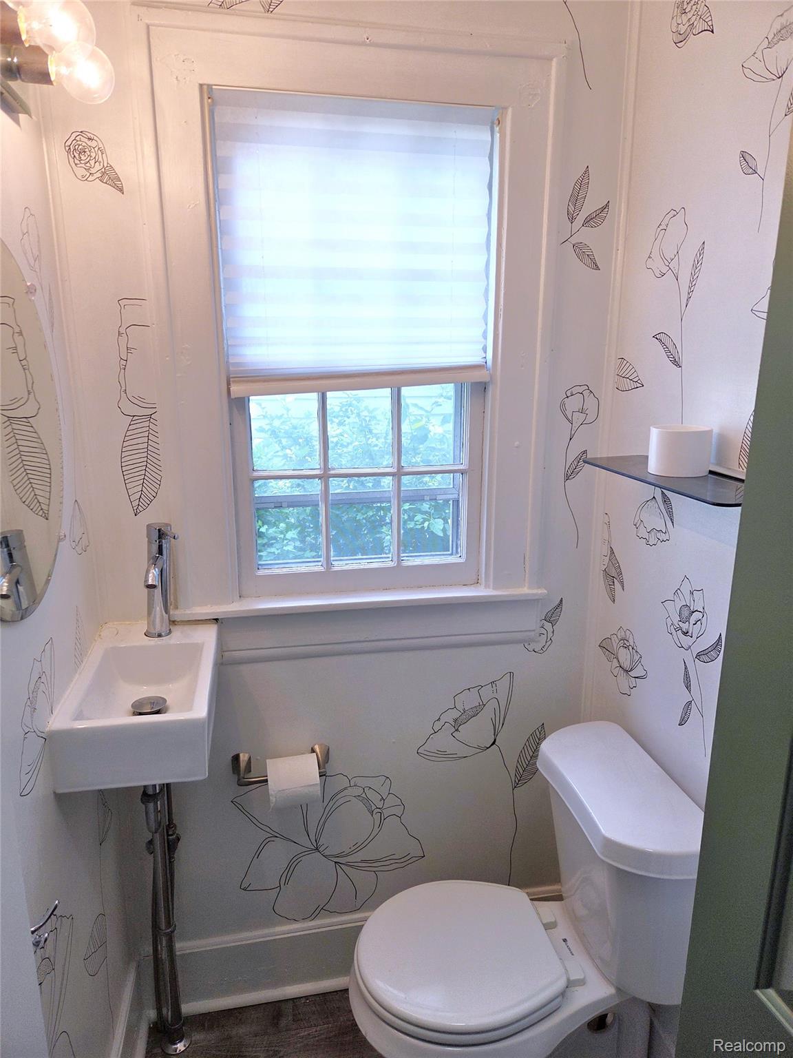 205 E Iroquois Road Property Photo 10
