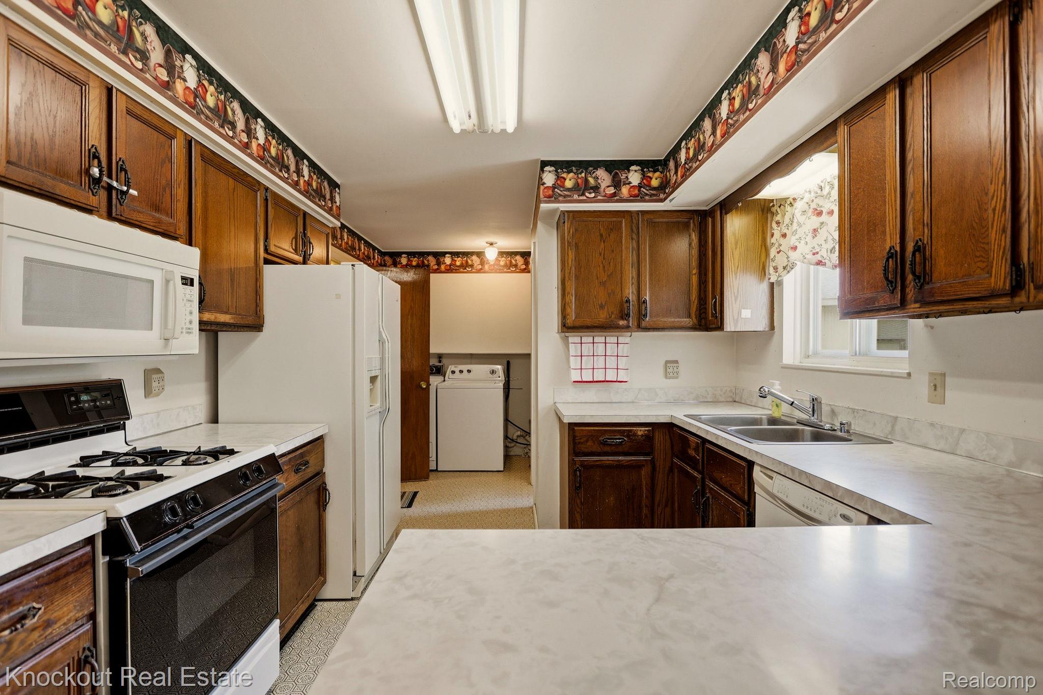 4585 Birch Run Road Property Photo 16