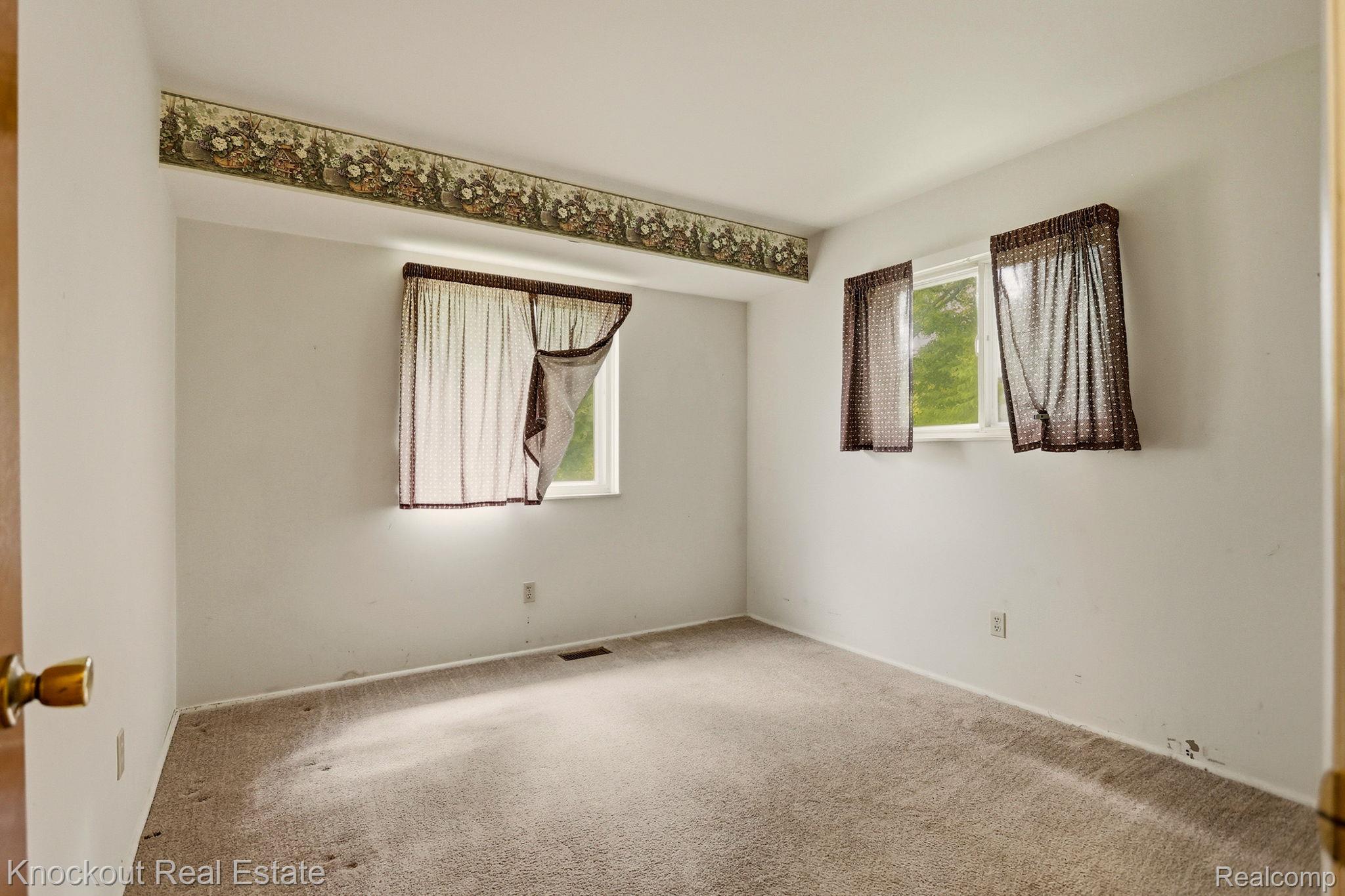 4585 Birch Run Road Property Photo 28